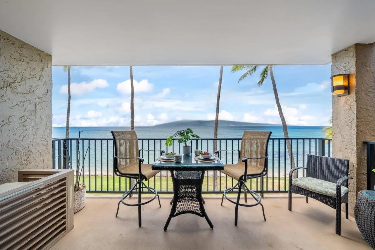 Papakea A306 · Papakea A306 Remodel Oceanfront Studio Getaway