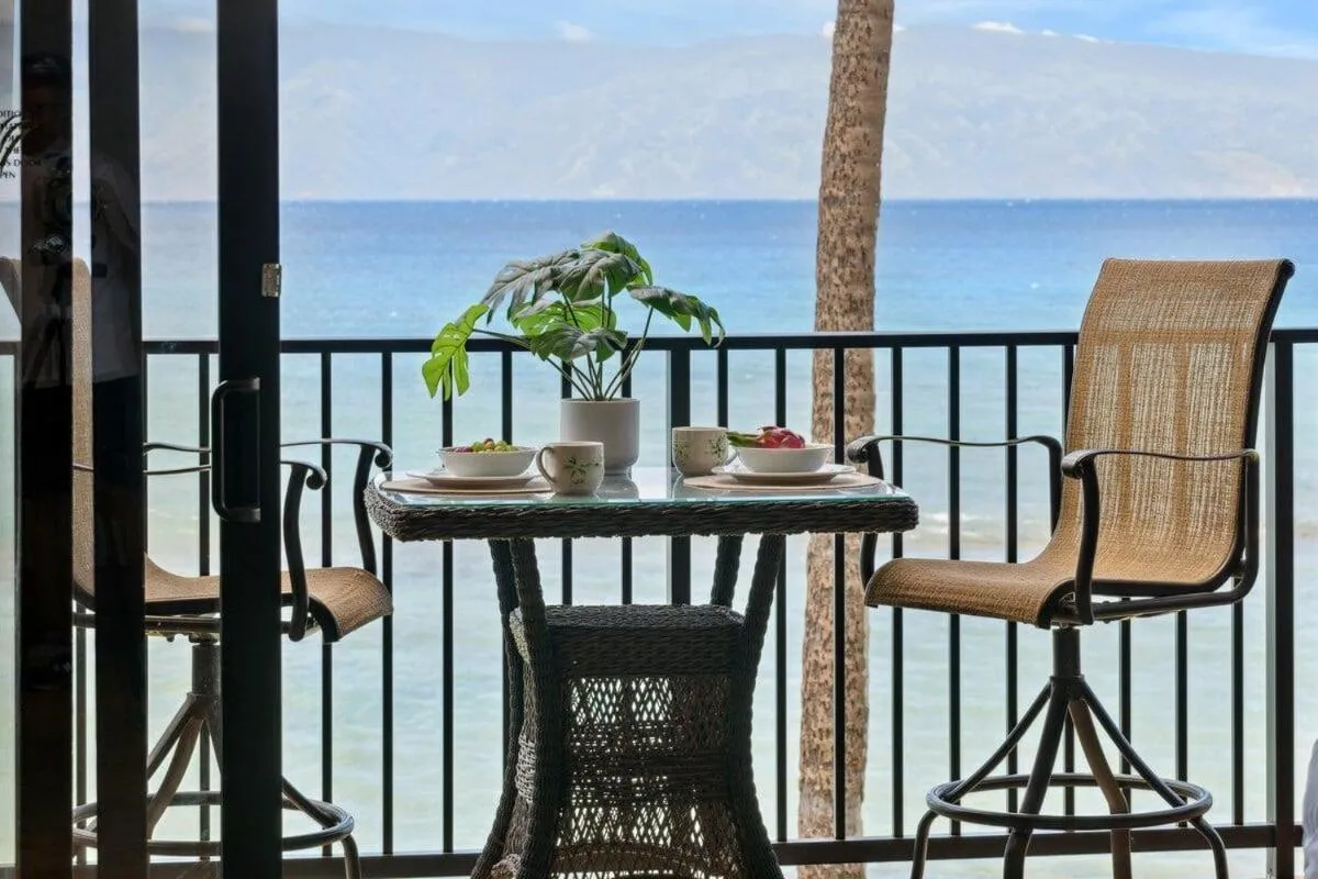 Papakea A306 · Papakea A306 Remodel Oceanfront Studio Getaway