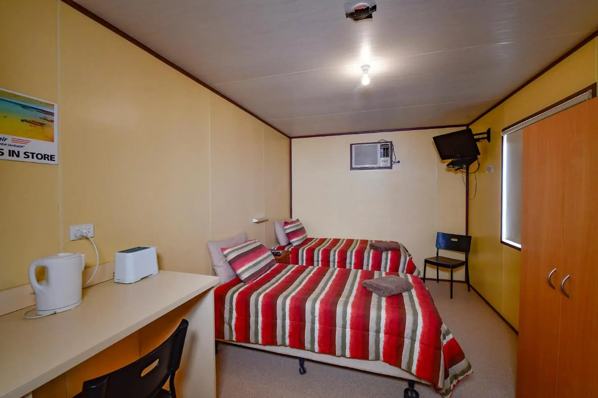 Deluxe Double Room with Shower - single occupancy in William Creek Camp Ground & Units Deluxe Double Room with Shower - single occupancy in William Creek Camp Ground & Units