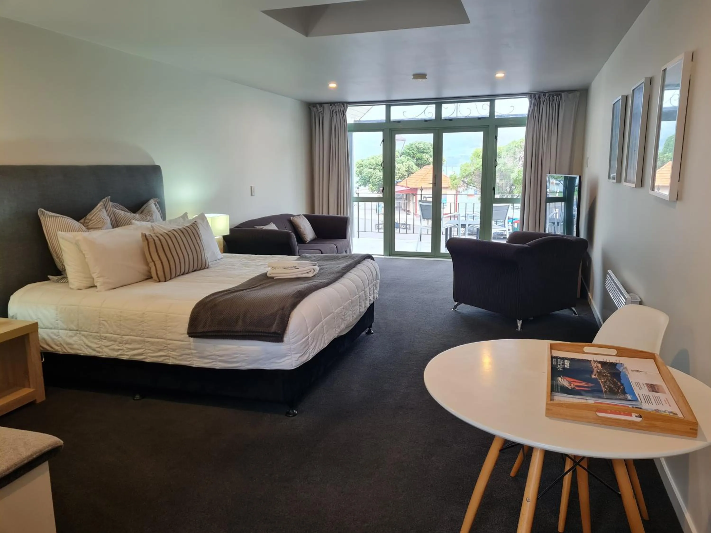 Bed in Akaroa Village Inn