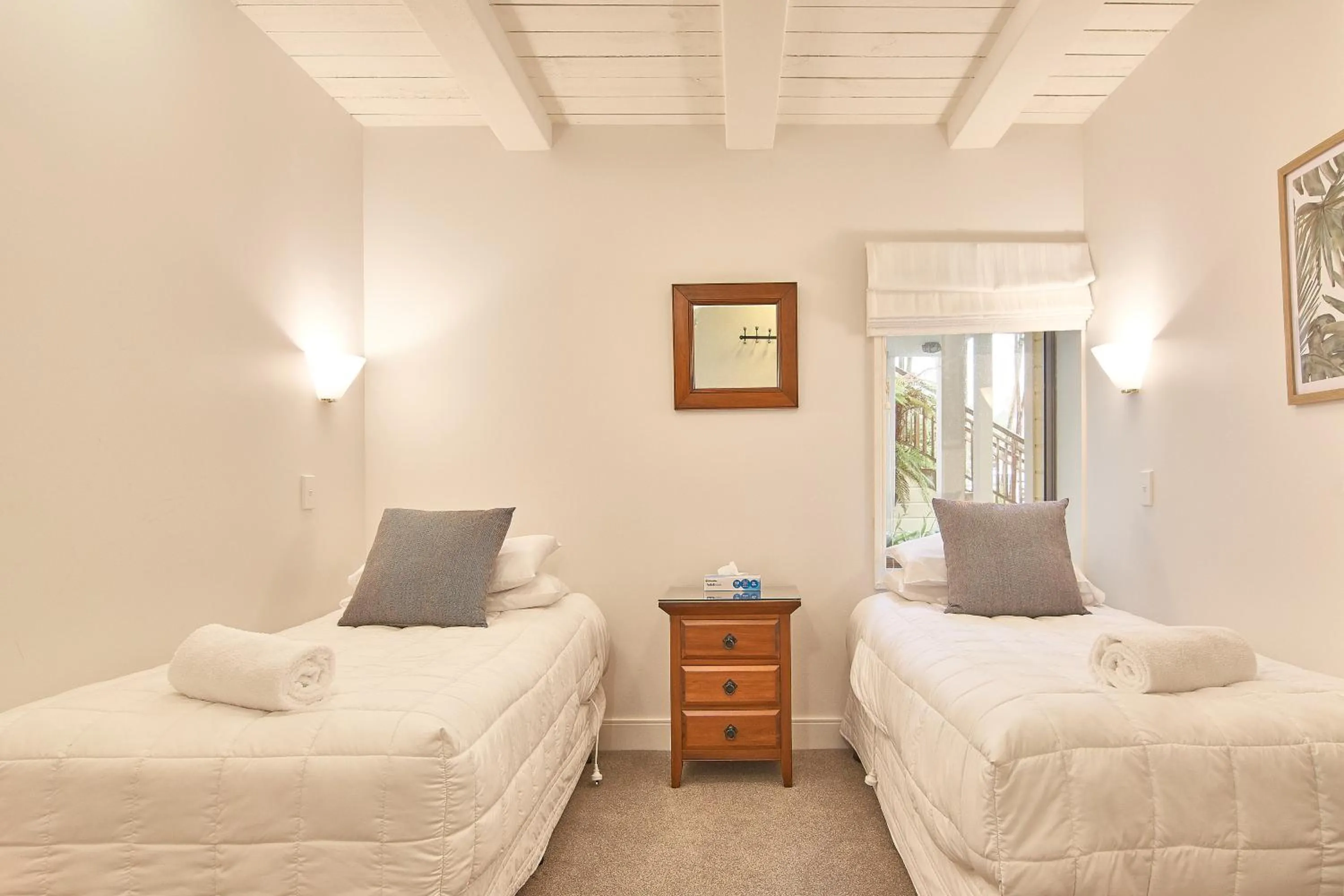 Bedroom, Bed in Akaroa Village Inn