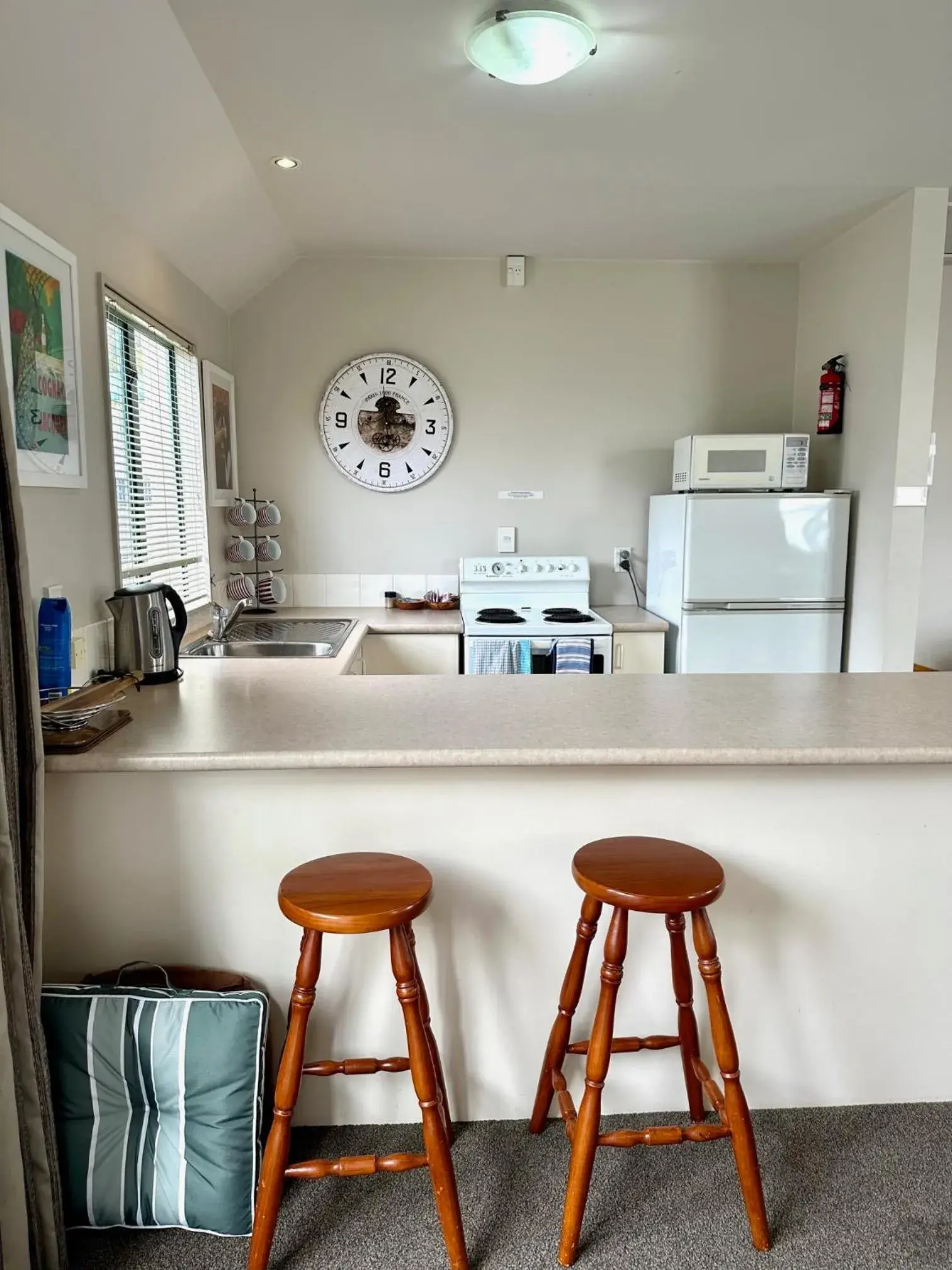 Two-Bedroom Apartment with Balcony and Sea View in Akaroa Village Inn Two-Bedroom Apartment with Balcony and Sea View in Akaroa Village Inn