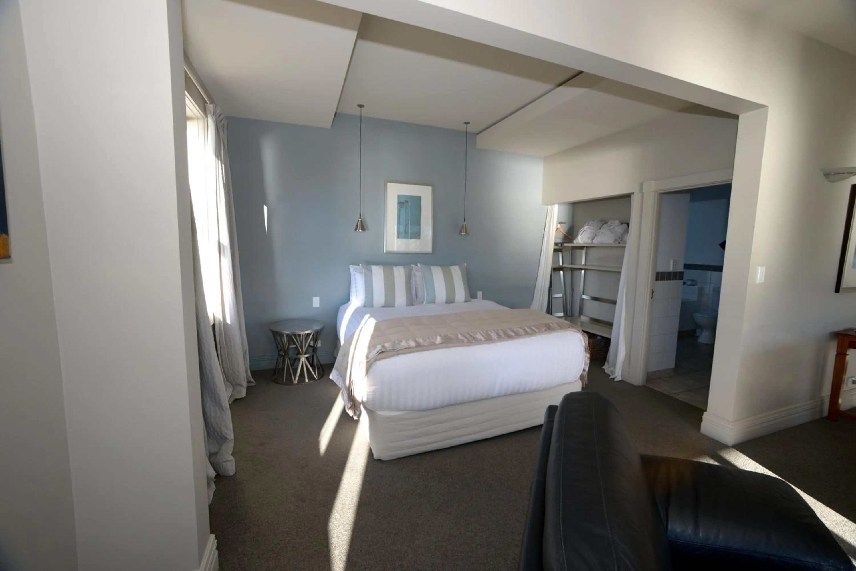 Bedroom, Bed in Akaroa Village Inn