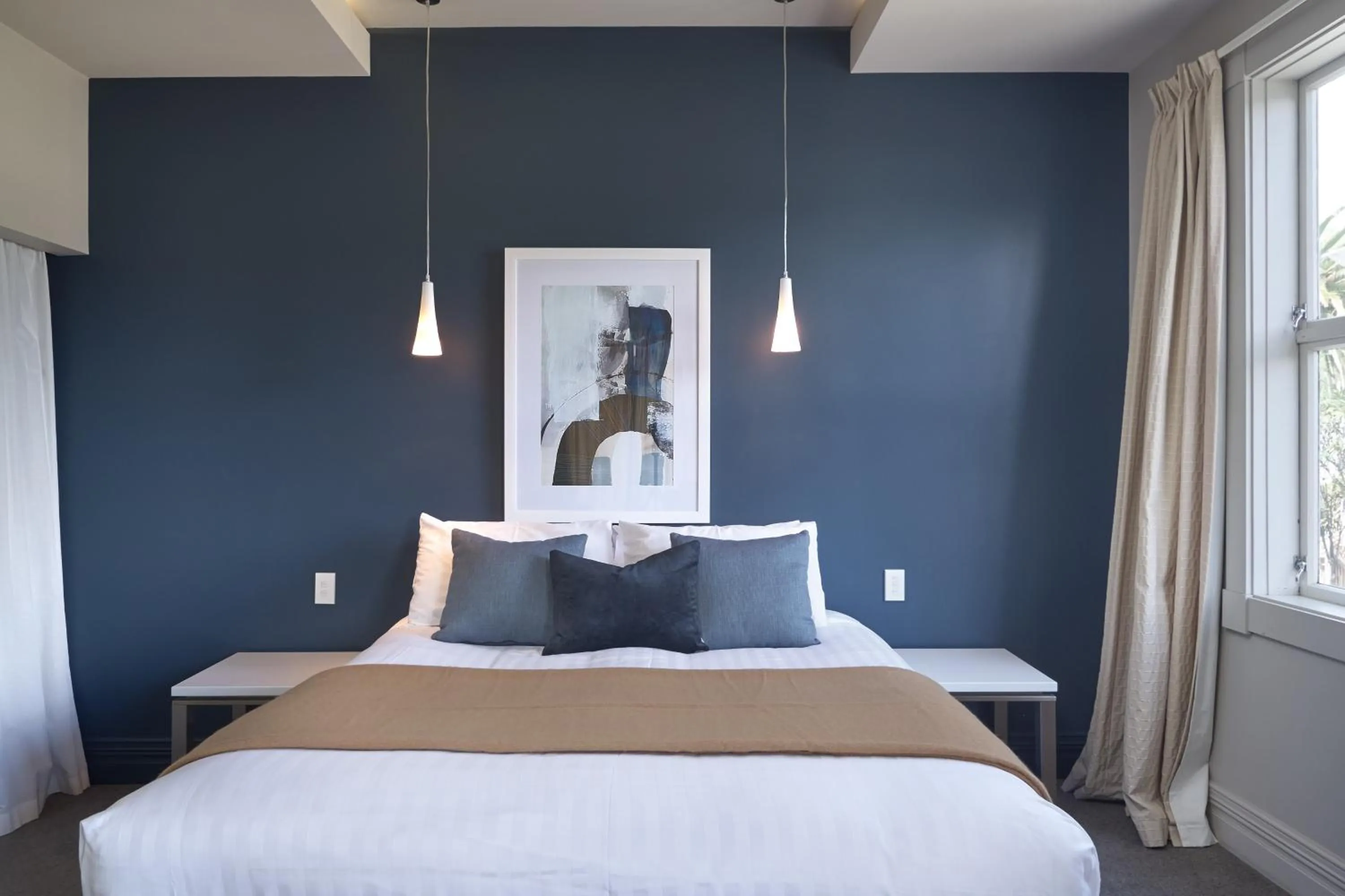 Bed in Akaroa Village Inn