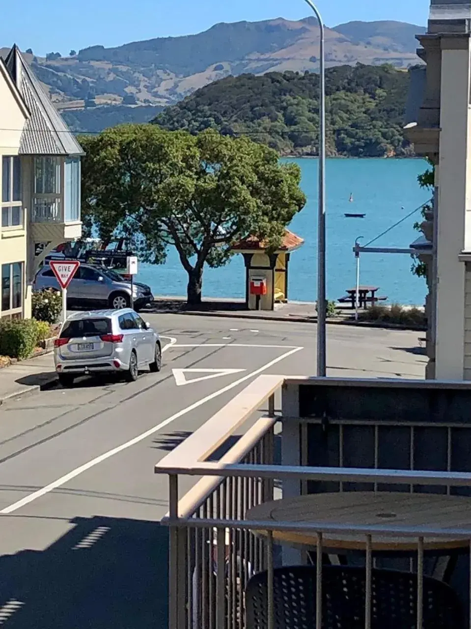 Two-Bedroom Deluxe Apartment with Harbor View in Akaroa Village Inn Two-Bedroom Deluxe Apartment with Harbor View in Akaroa Village Inn