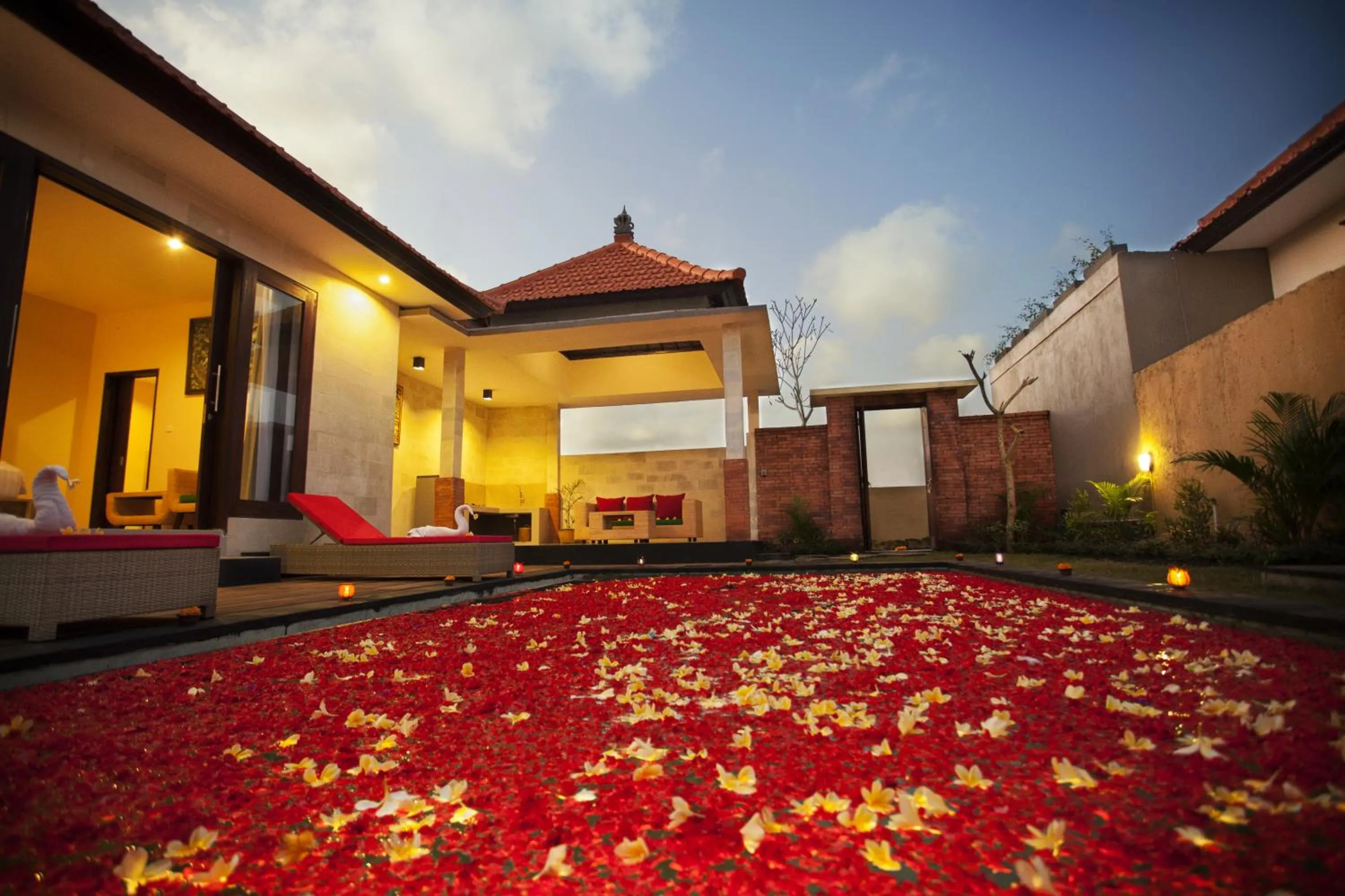 Swimming pool in The Sawah Resort & Villa