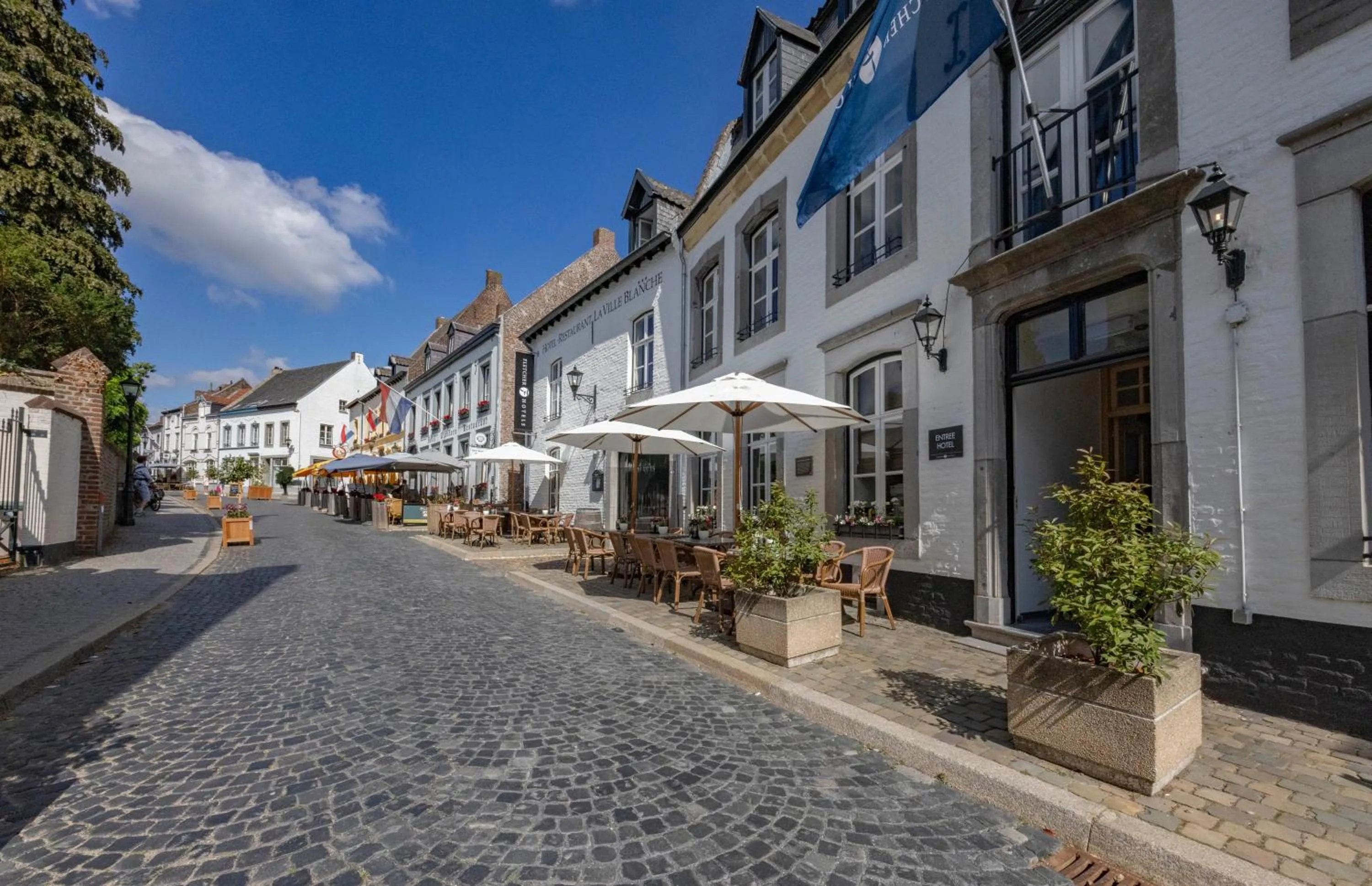 Balcony/Terrace in Fletcher Hotel La Ville Blanche