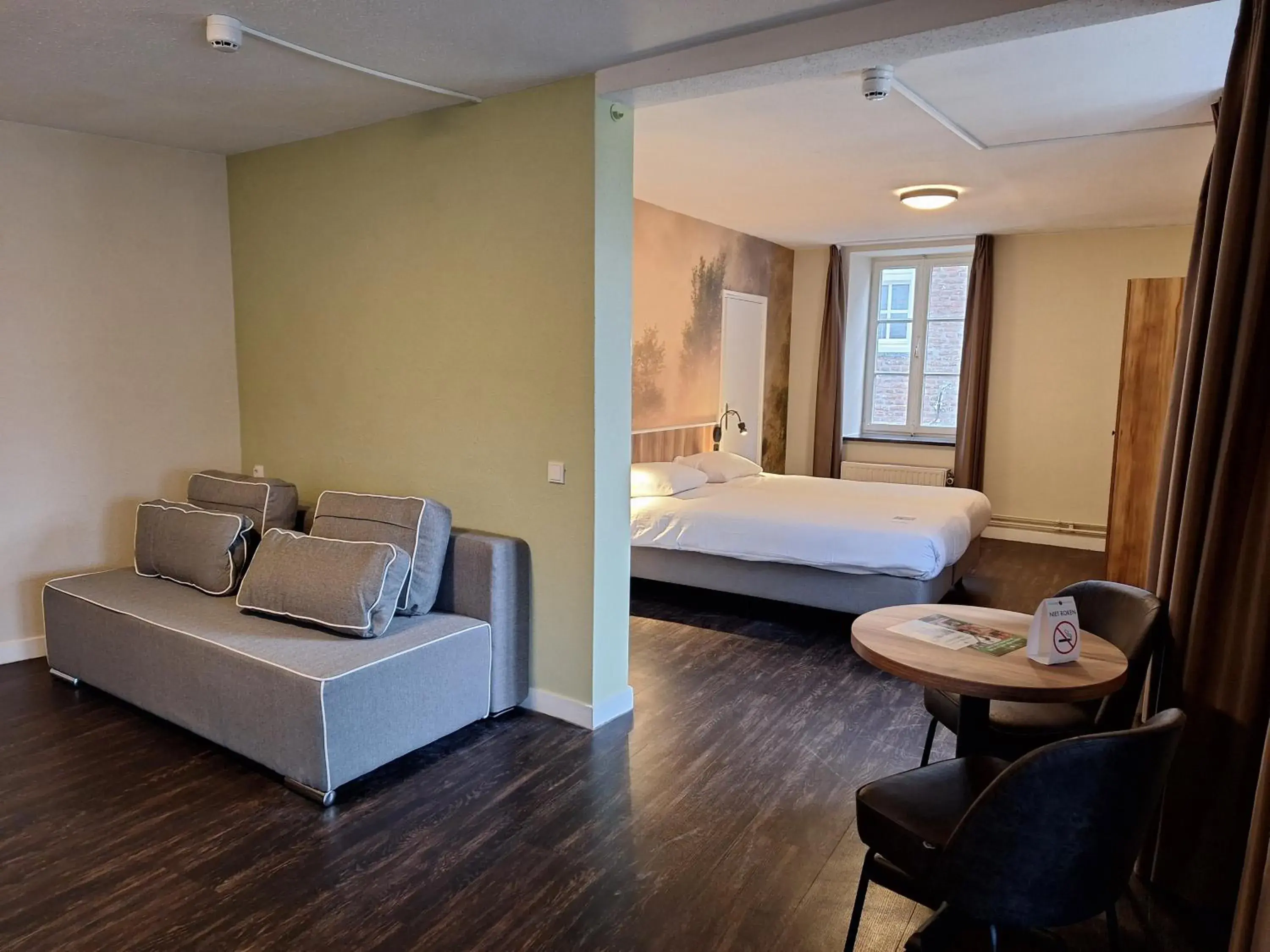 Family Room in Fletcher Hotel La Ville Blanche Family Room in Fletcher Hotel La Ville Blanche