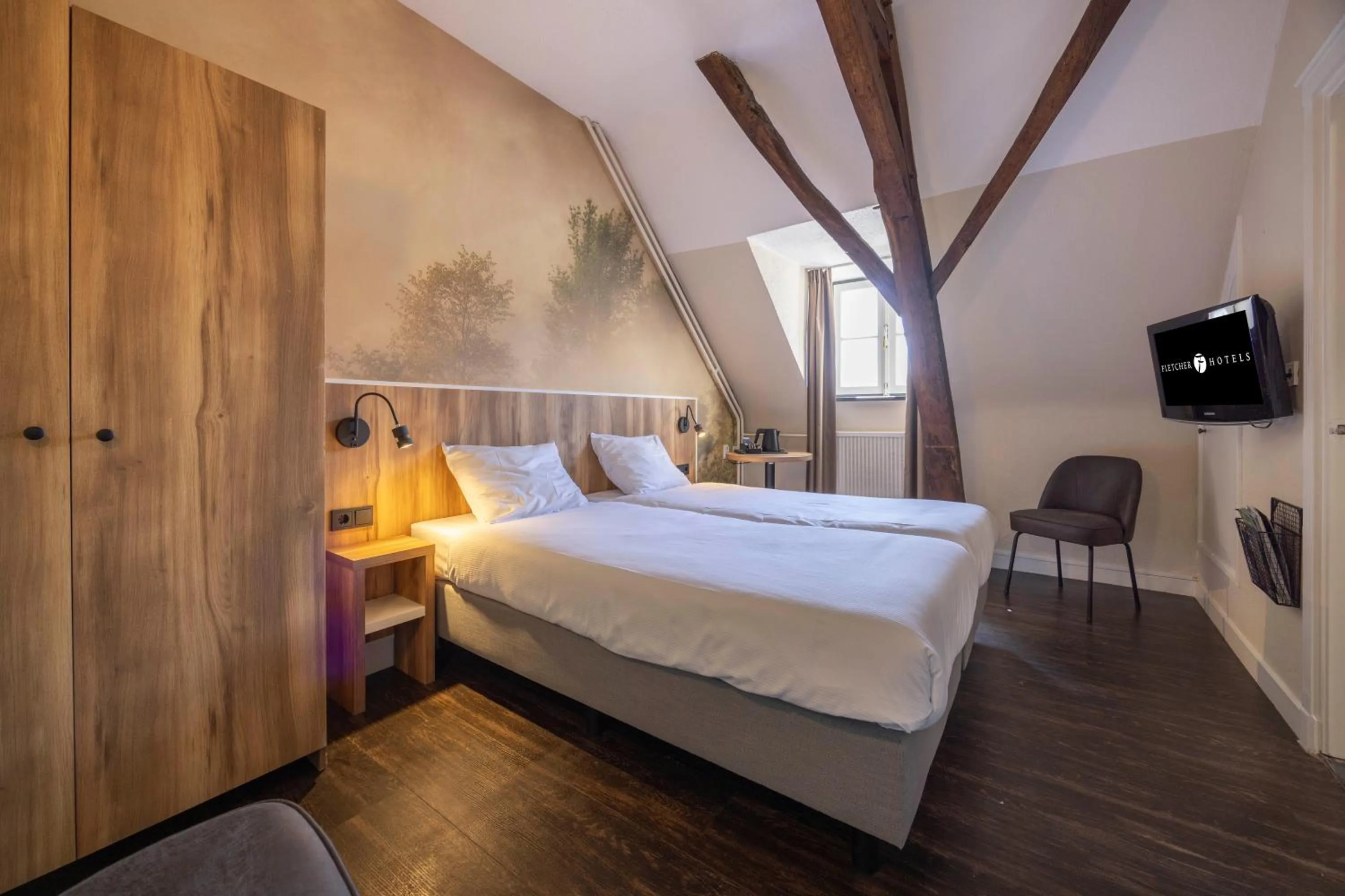 Bedroom, Bed in Fletcher Hotel La Ville Blanche