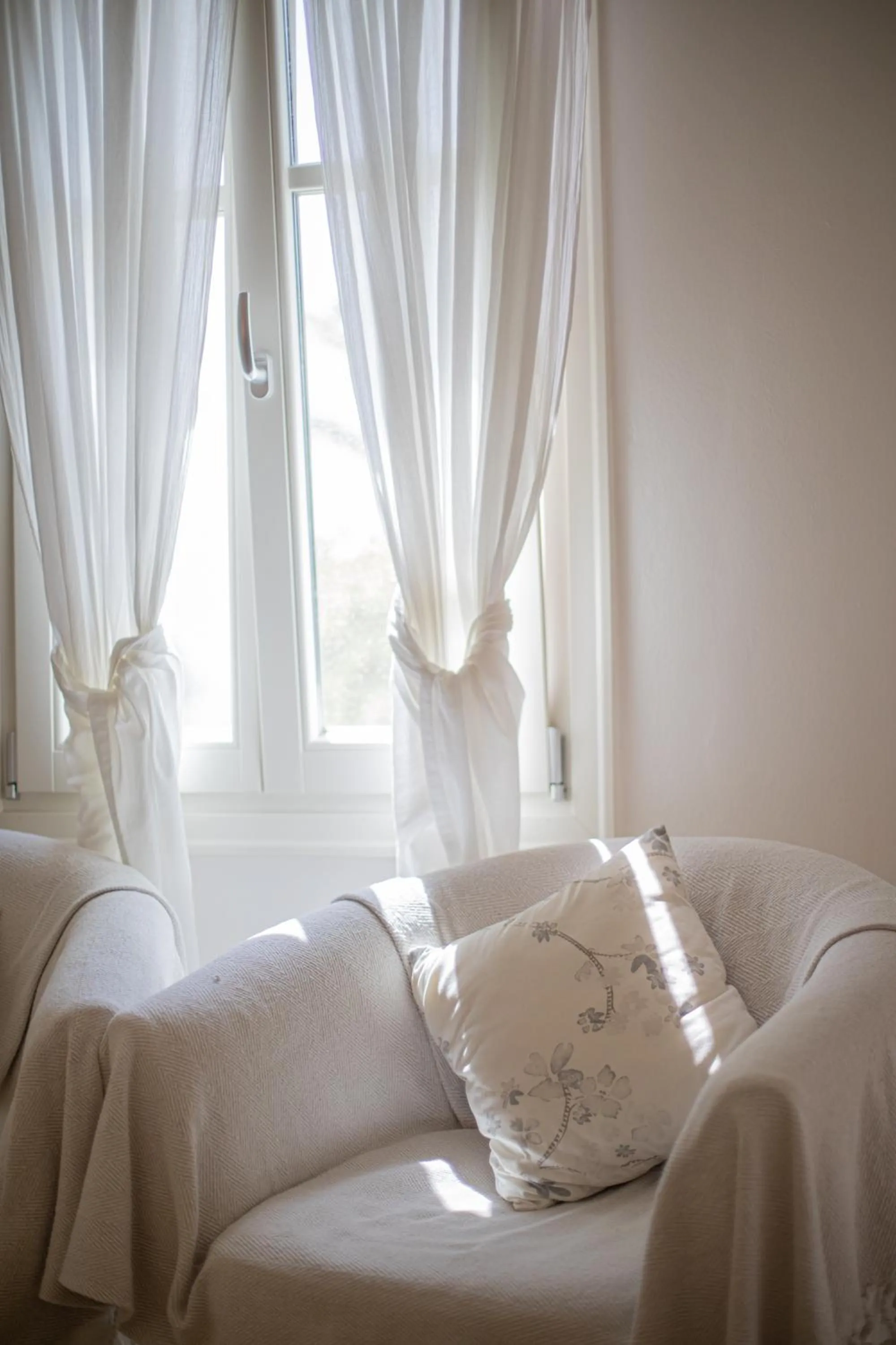 Living room, Bed in Kavos Hotel Naxos