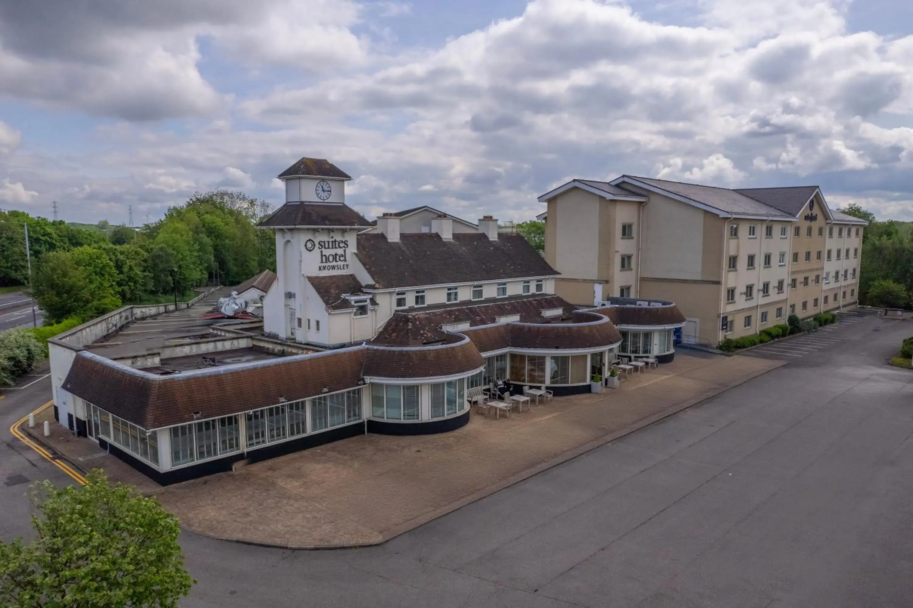 Property building in Best Western Premier Knowsley Suites Hotel & Spa Property building in Best Western Premier Knowsley Suites Hotel & Spa