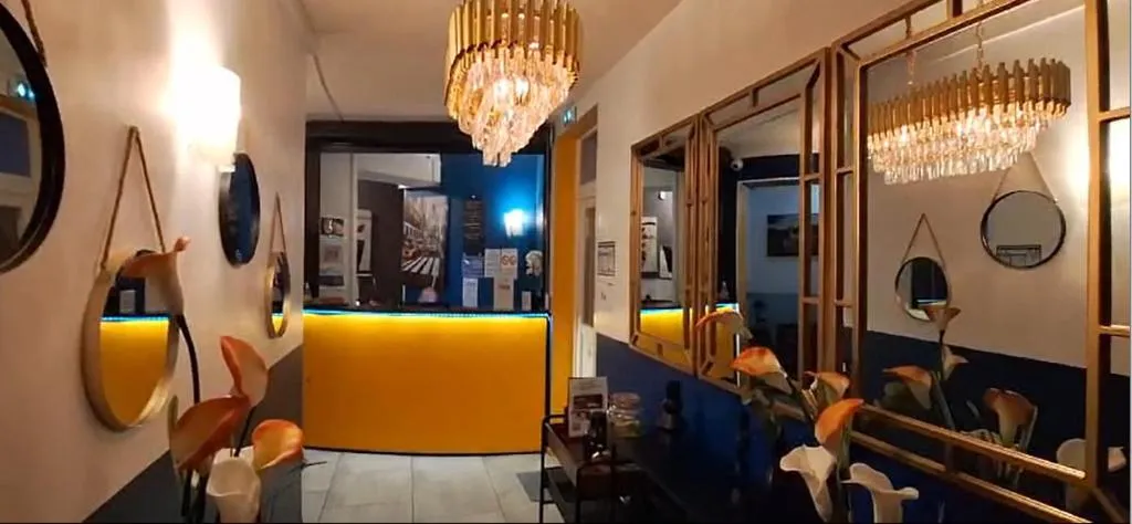 Lobby or reception in hôtel- restaurant le Saint Quentin