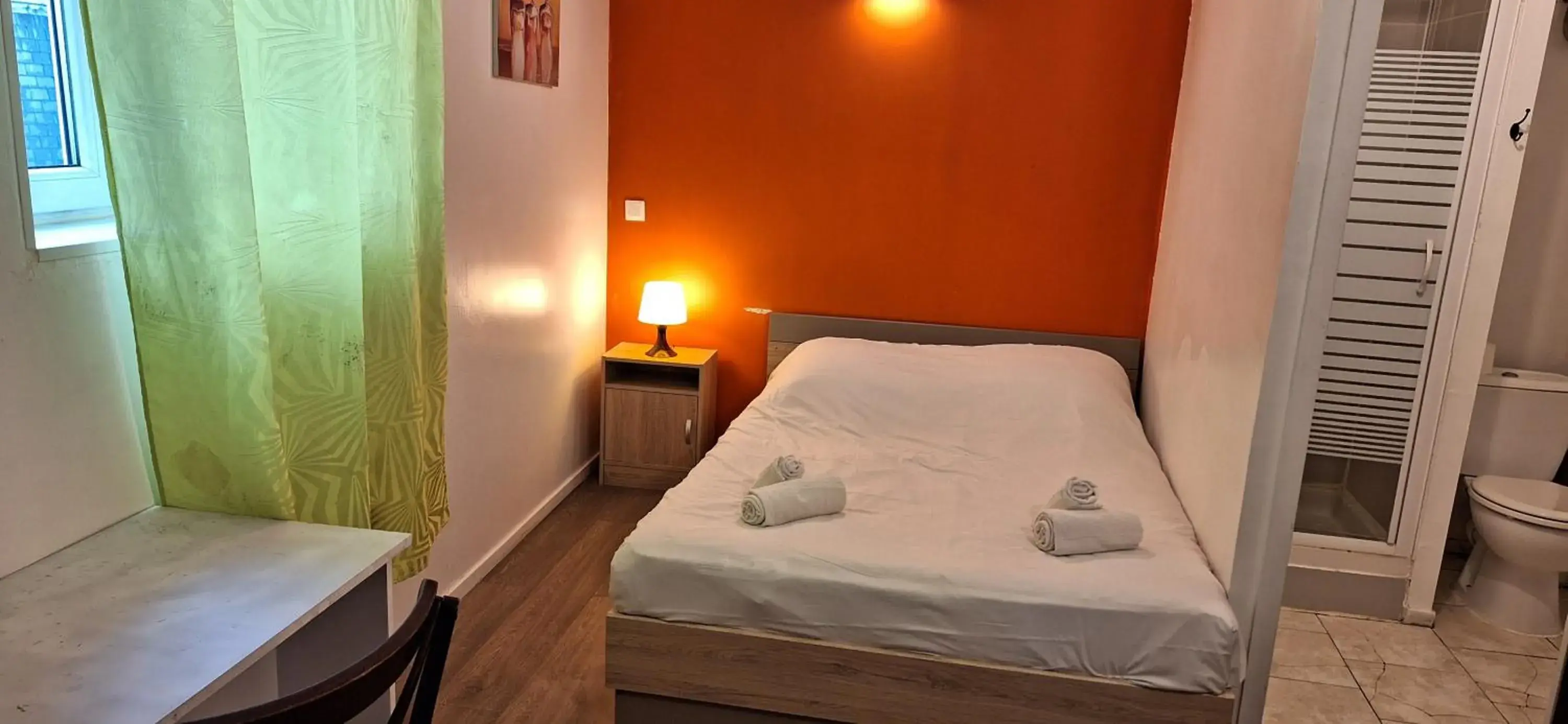 Bedroom, Bed in hôtel- restaurant le Saint Quentin Bedroom, Bed in hôtel- restaurant le Saint Quentin