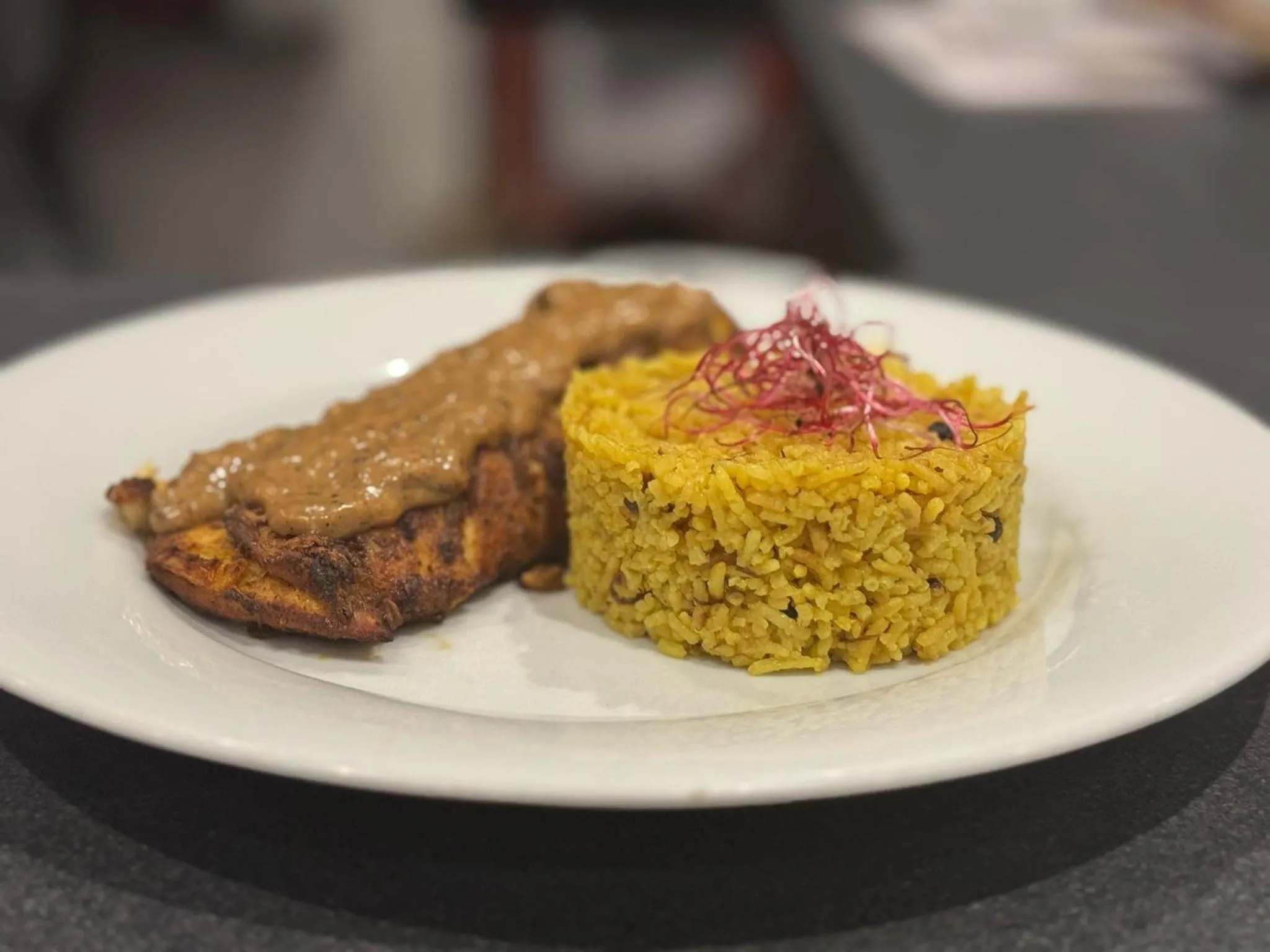 Restaurant/places to eat in hôtel- restaurant le Saint Quentin