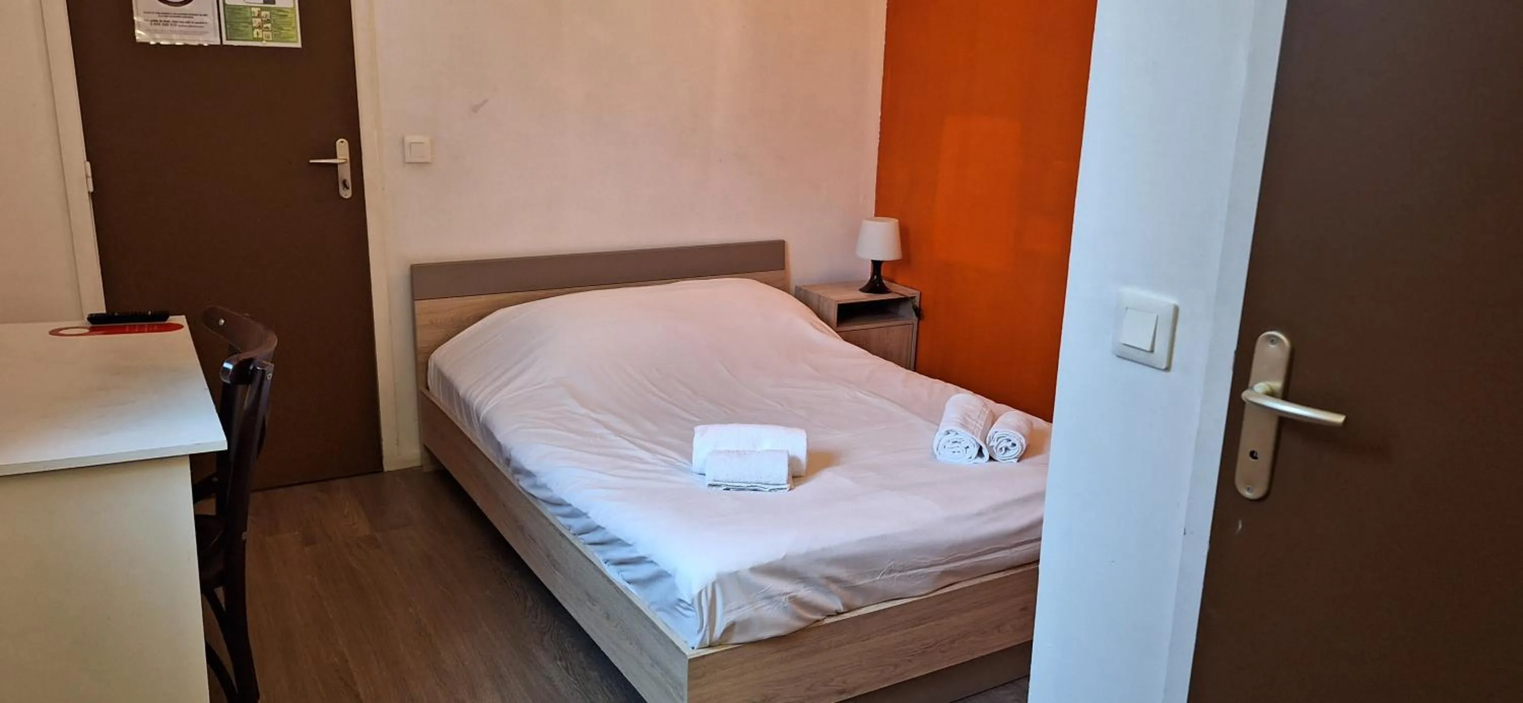 Bed in hôtel- restaurant le Saint Quentin