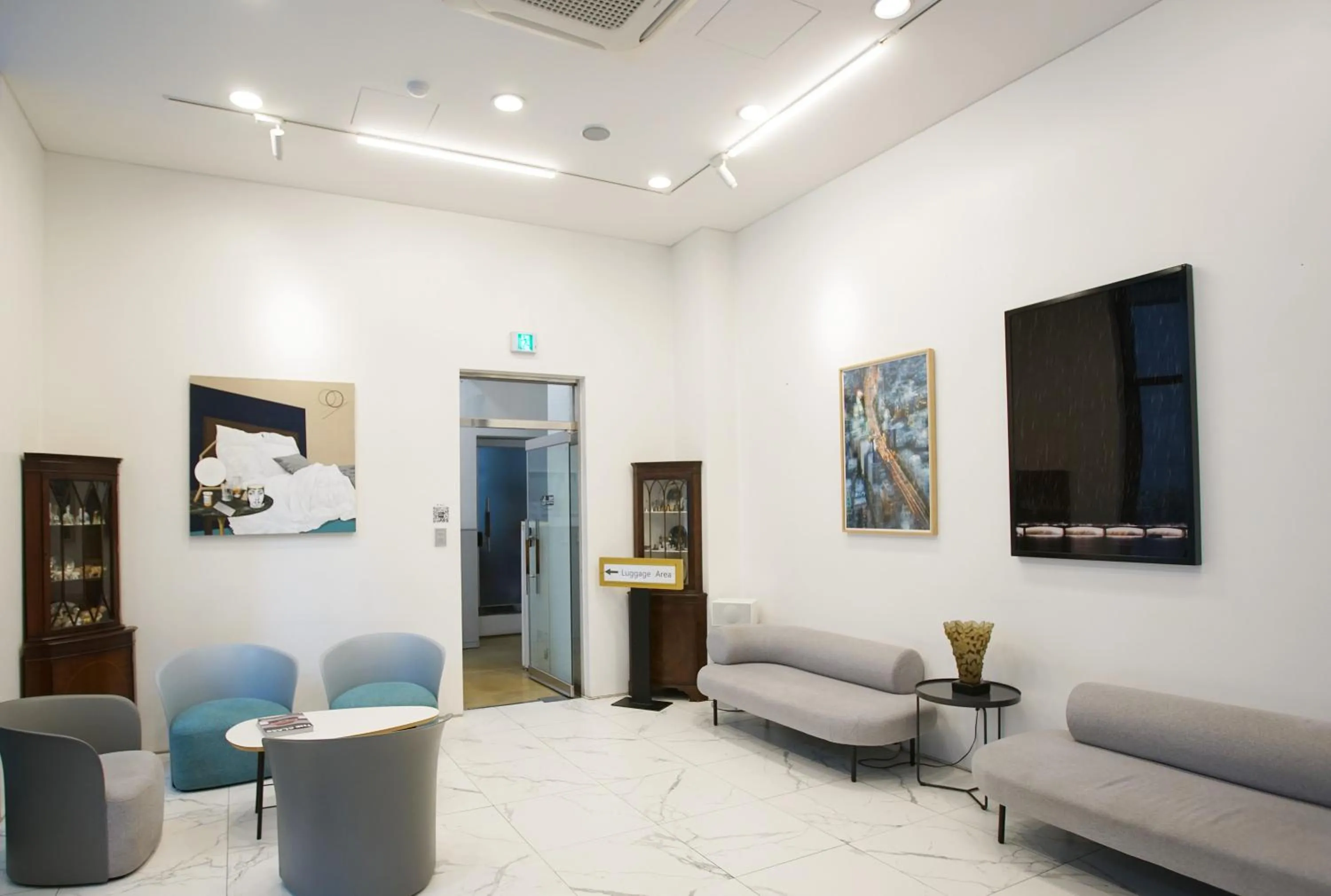 Seating area in Hotel DADA Insadong