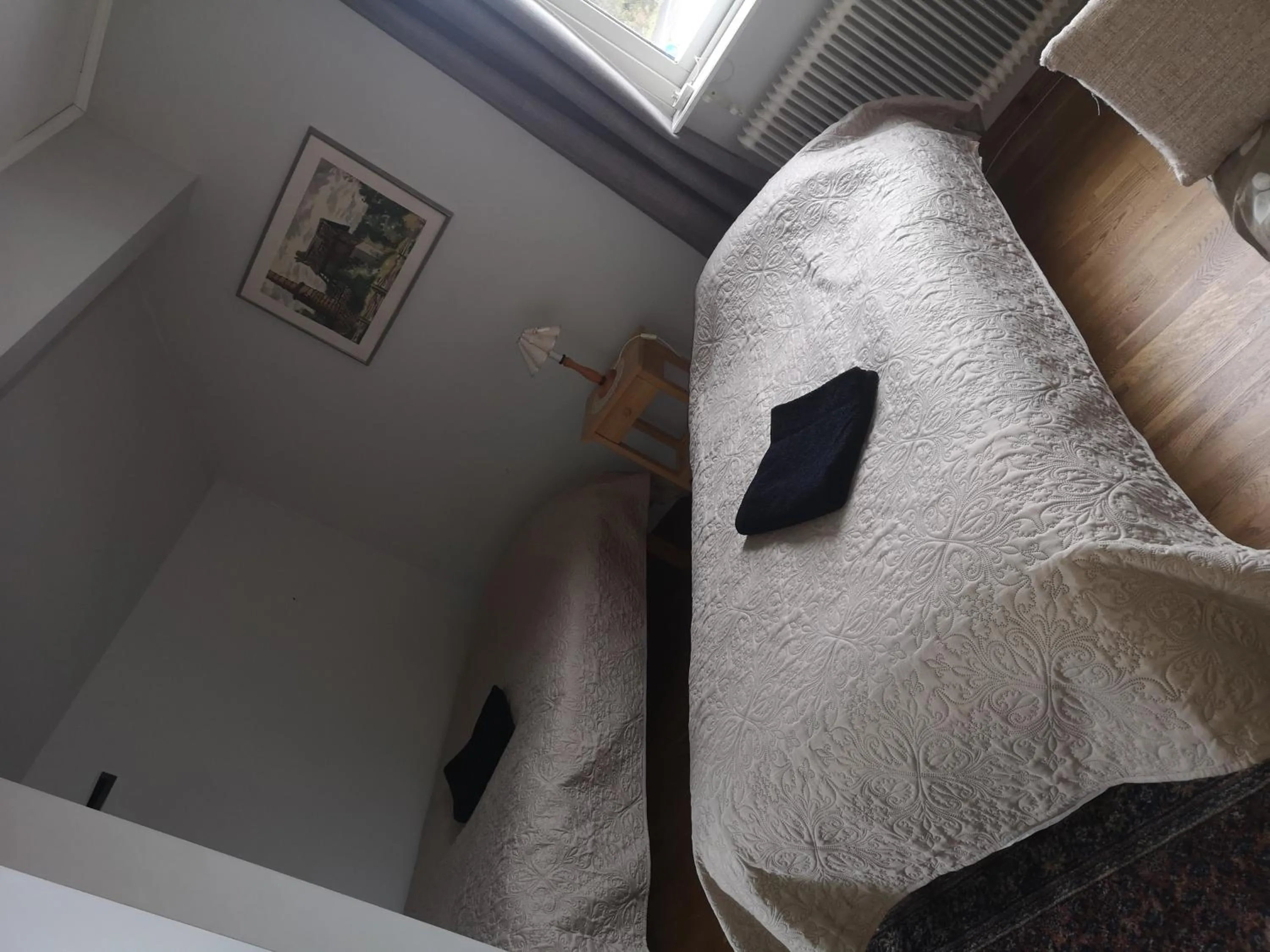 Bed in Stop at The Cross