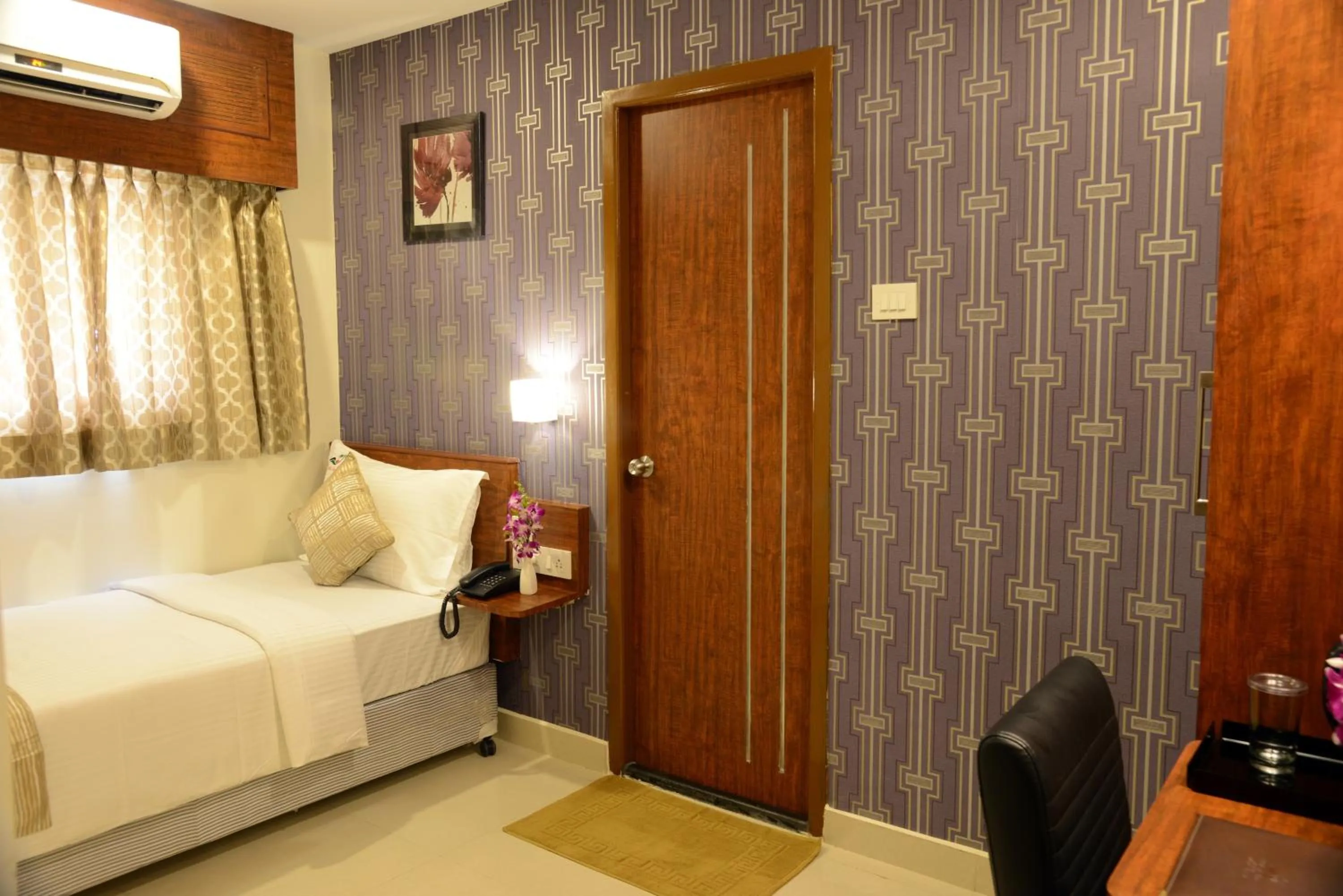 Bedroom, Bed in De Castle Inn