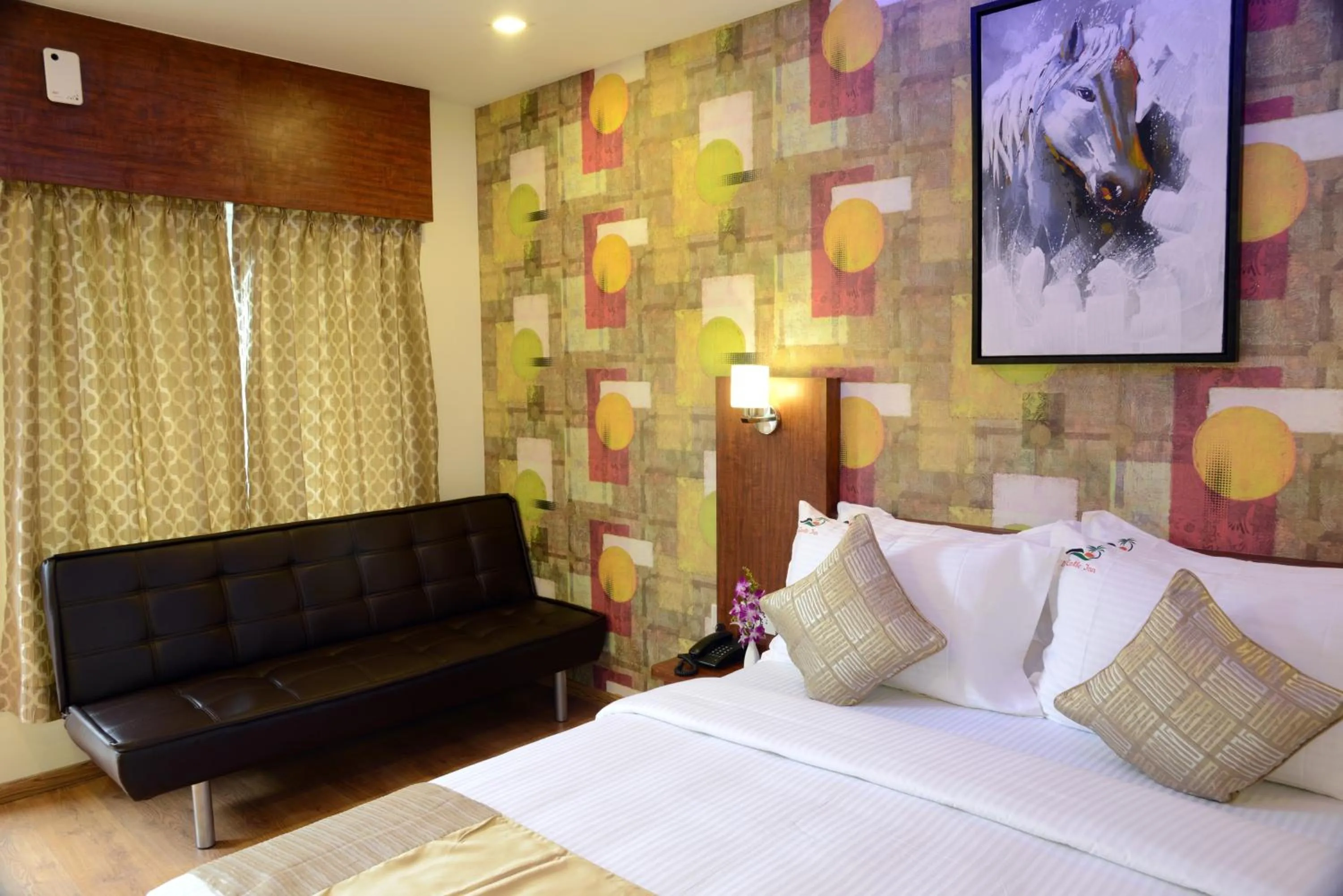 Bedroom, Bed in De Castle Inn