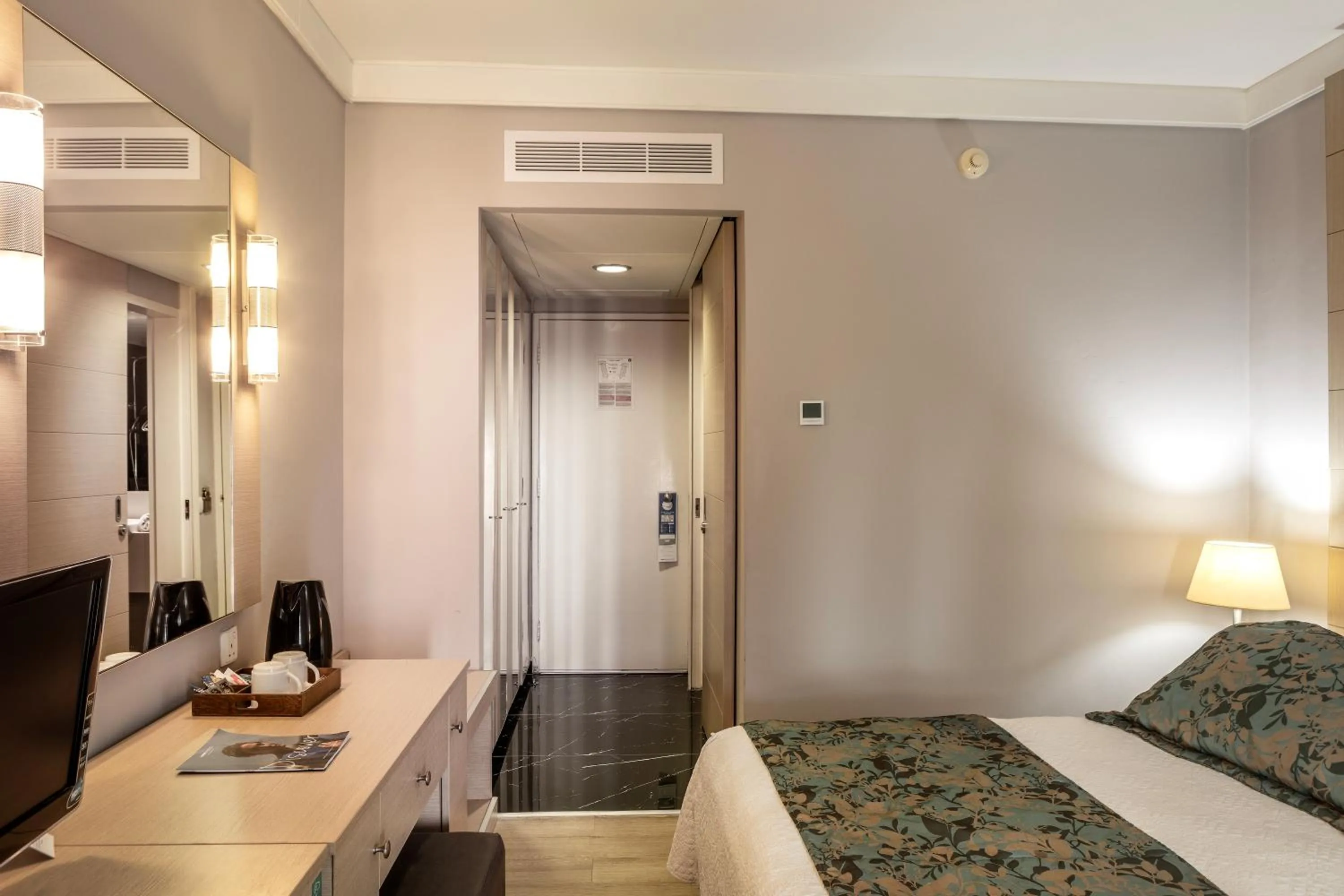 Bedroom, Bed in Louis Ledra Beach