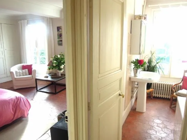 Bed in Clos Florésine B&B