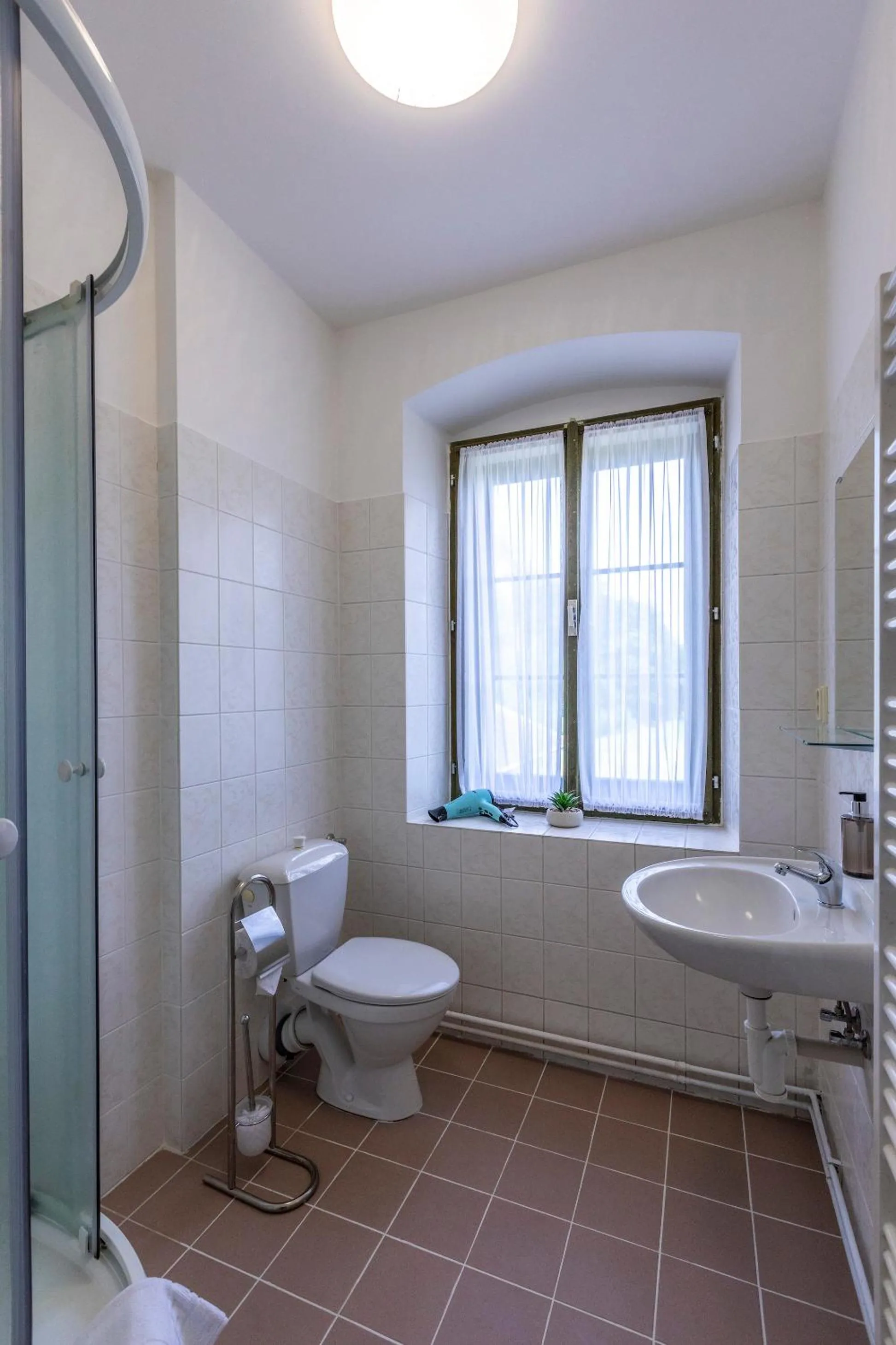 Toilet in Pension Hubert
