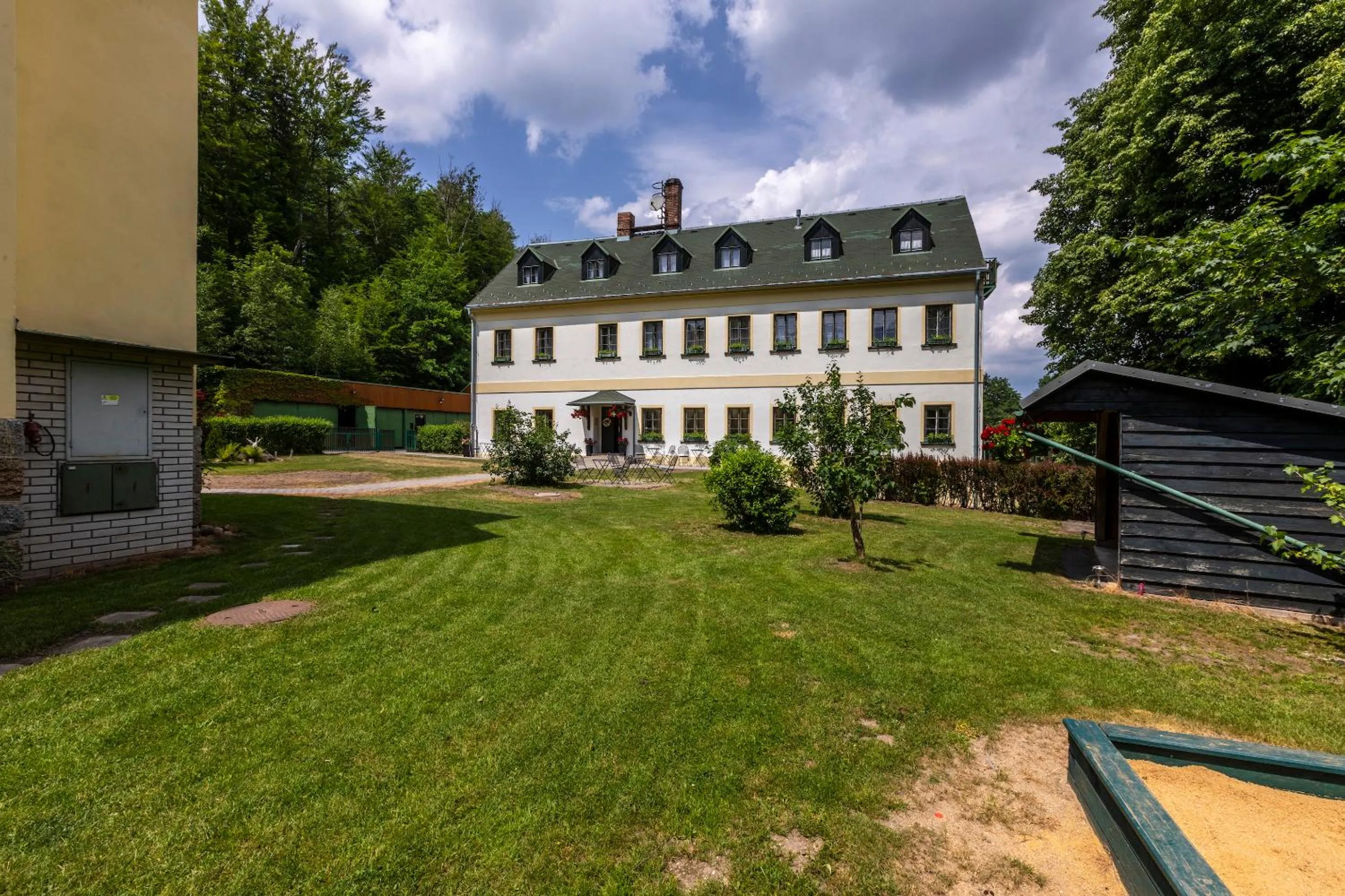 Property building in Pension Hubert