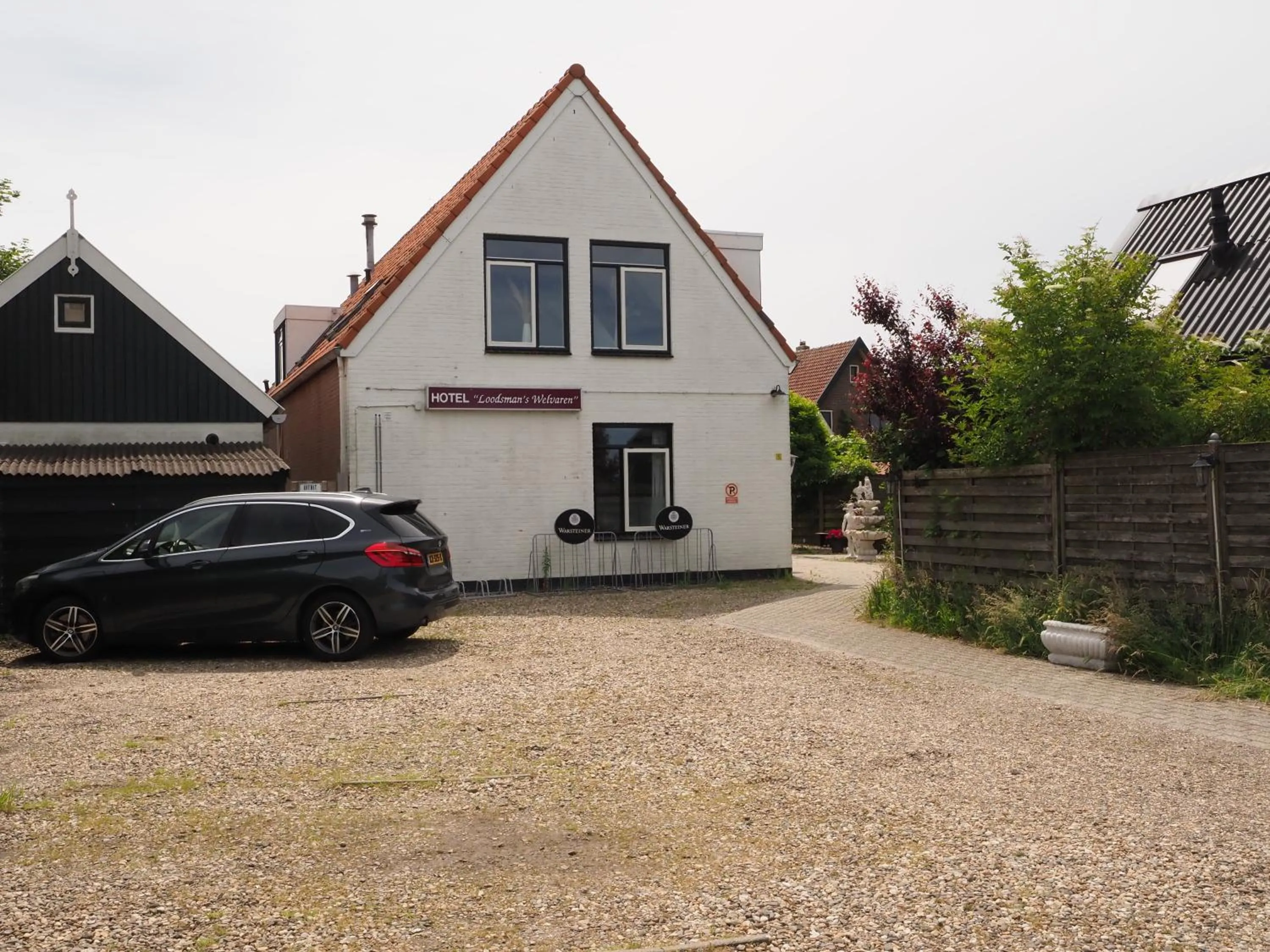 Parking in Hotel-Restaurant Loodsmans Welvaren