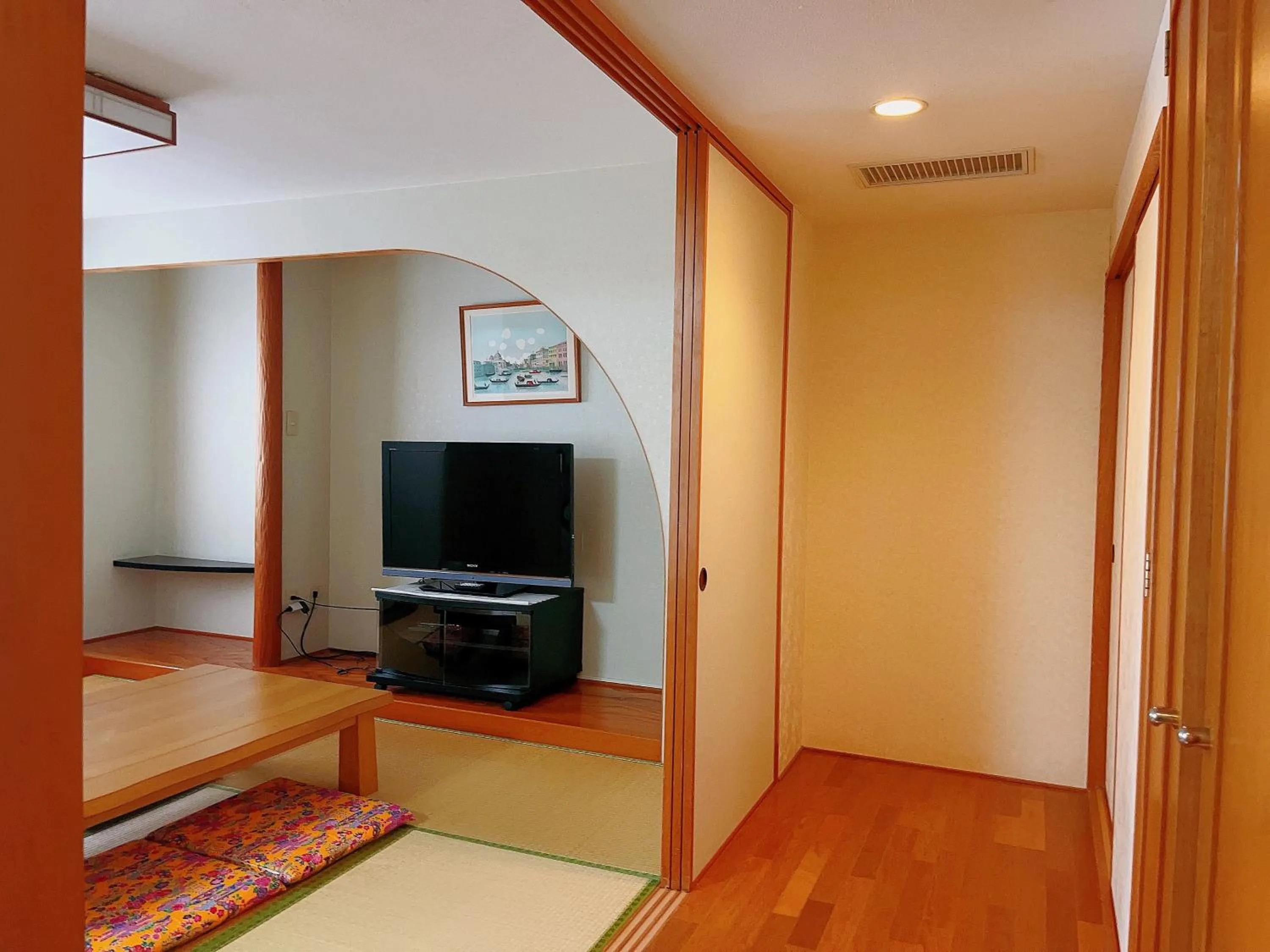 Photo of the whole room in Hotel Orox