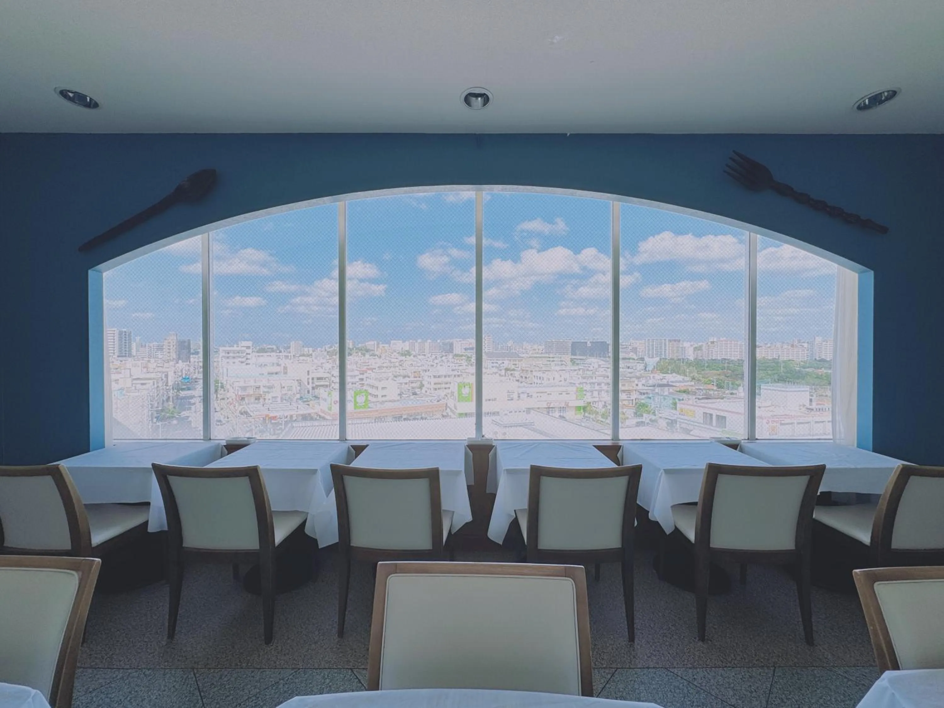 Restaurant/places to eat in Hotel Orox