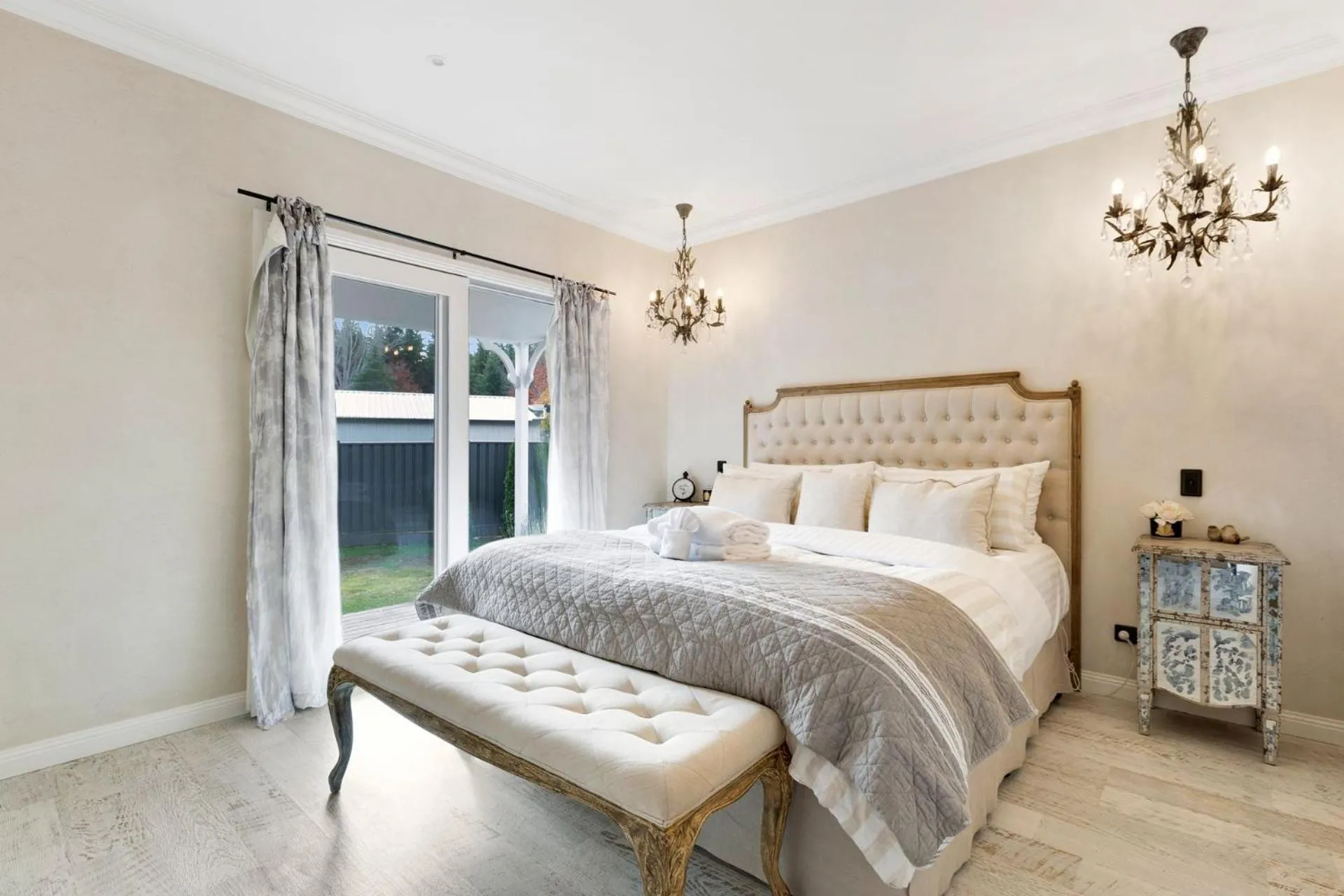 Bed in Collins Cottage - Luxury Accommodation