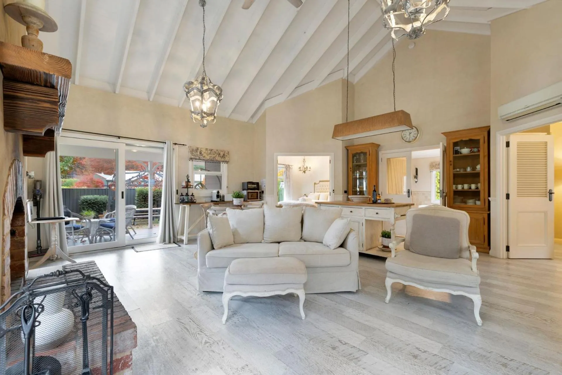 Collins Cottage - Luxury Accommodation