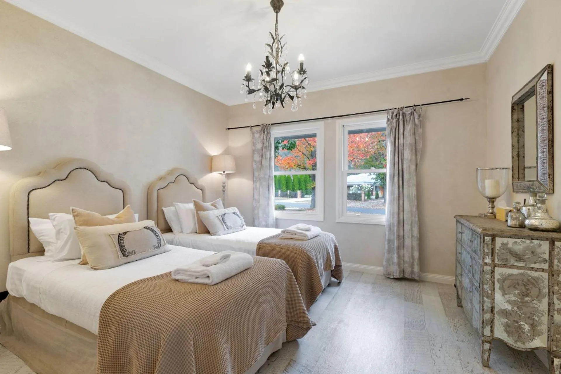 Bed in Collins Cottage - Luxury Accommodation