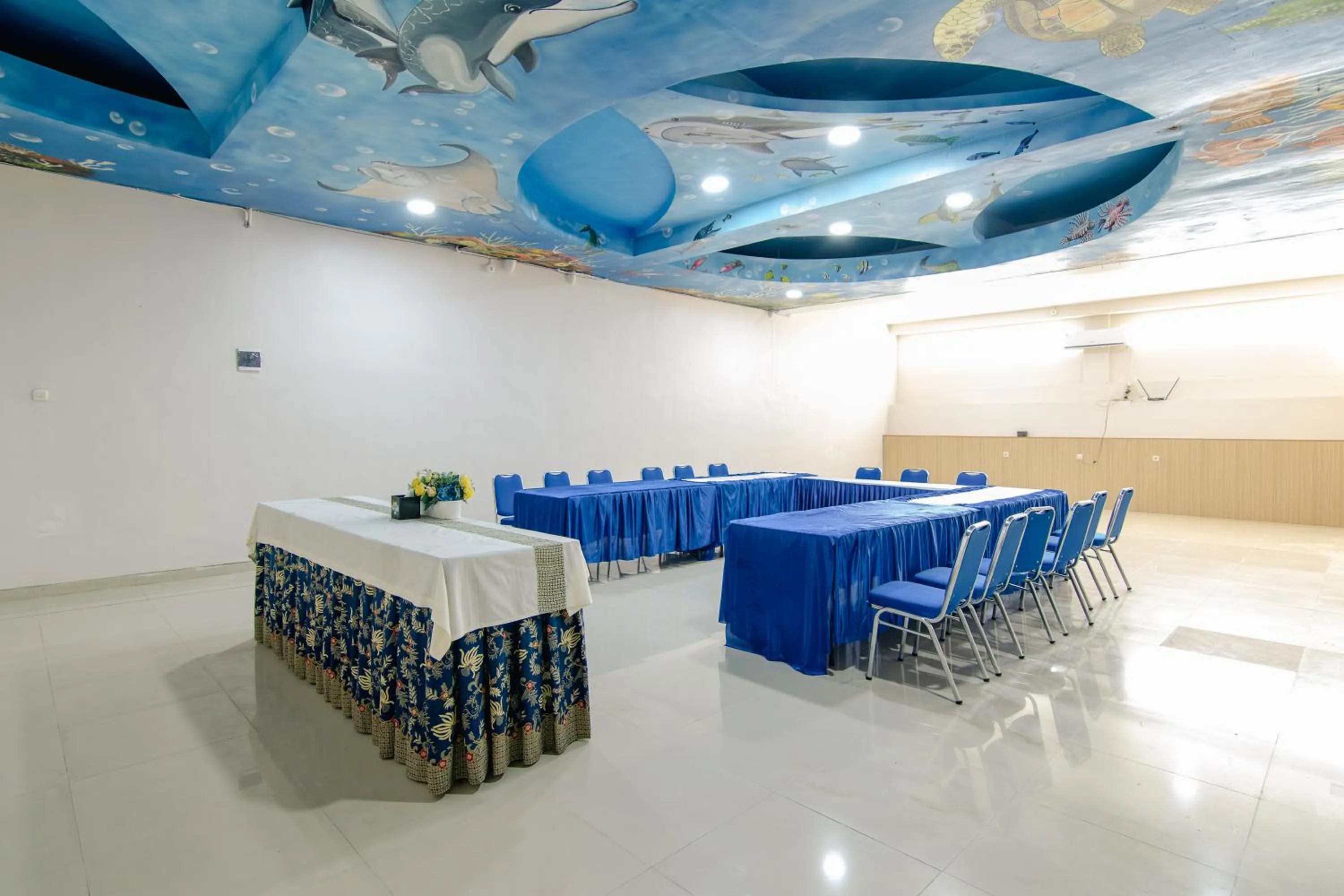 Meeting/conference room in Azana BeSt Hotel Batu