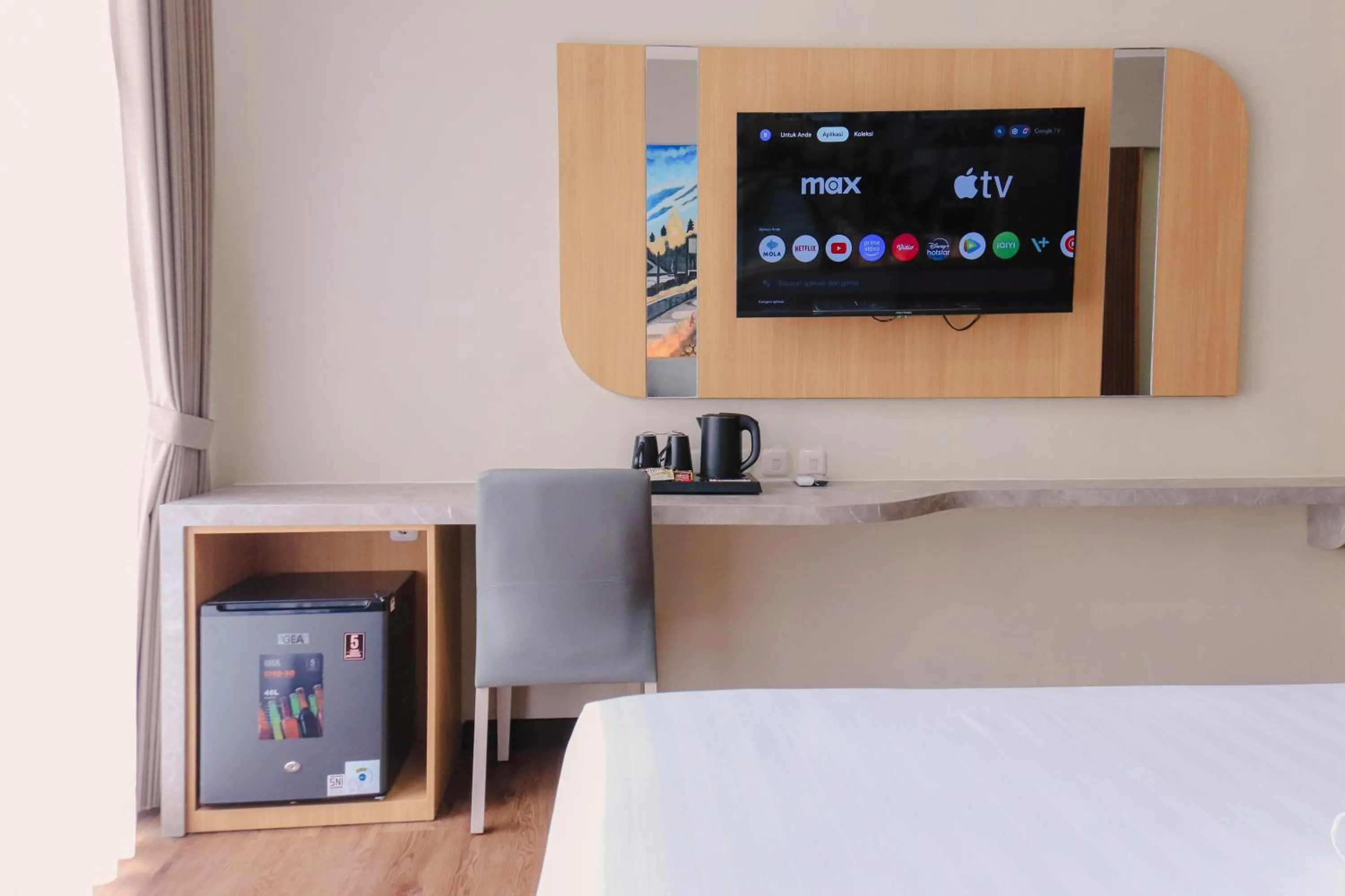 TV and multimedia, Bed in Azana BeSt Hotel Batu