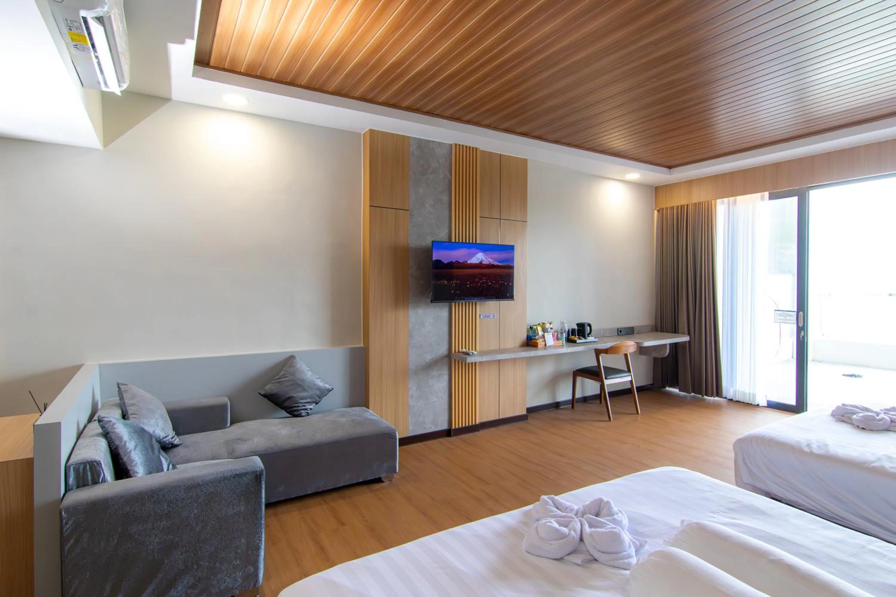 Bedroom, Bed in Azana BeSt Hotel Batu