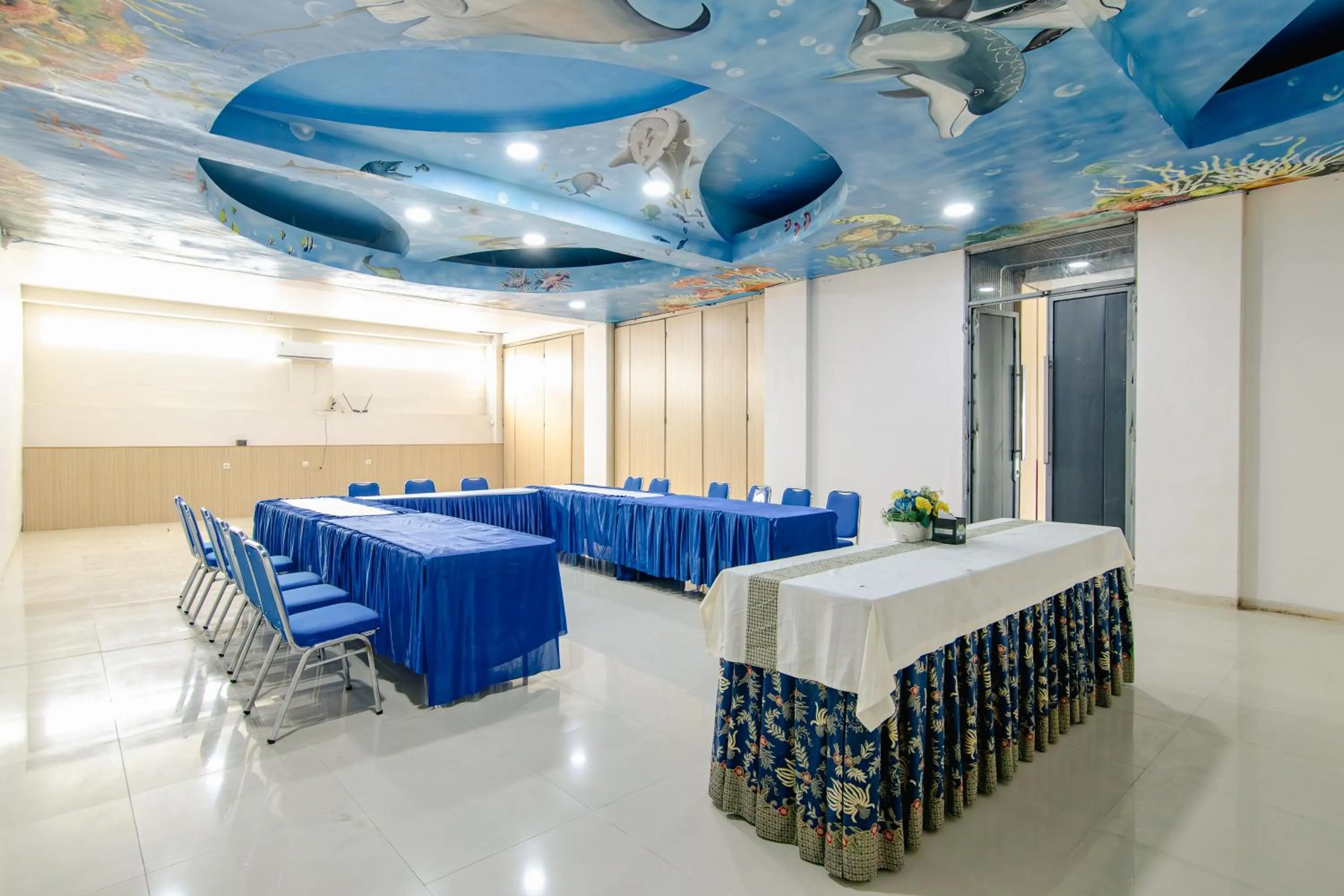 Meeting/conference room in Azana BeSt Hotel Batu