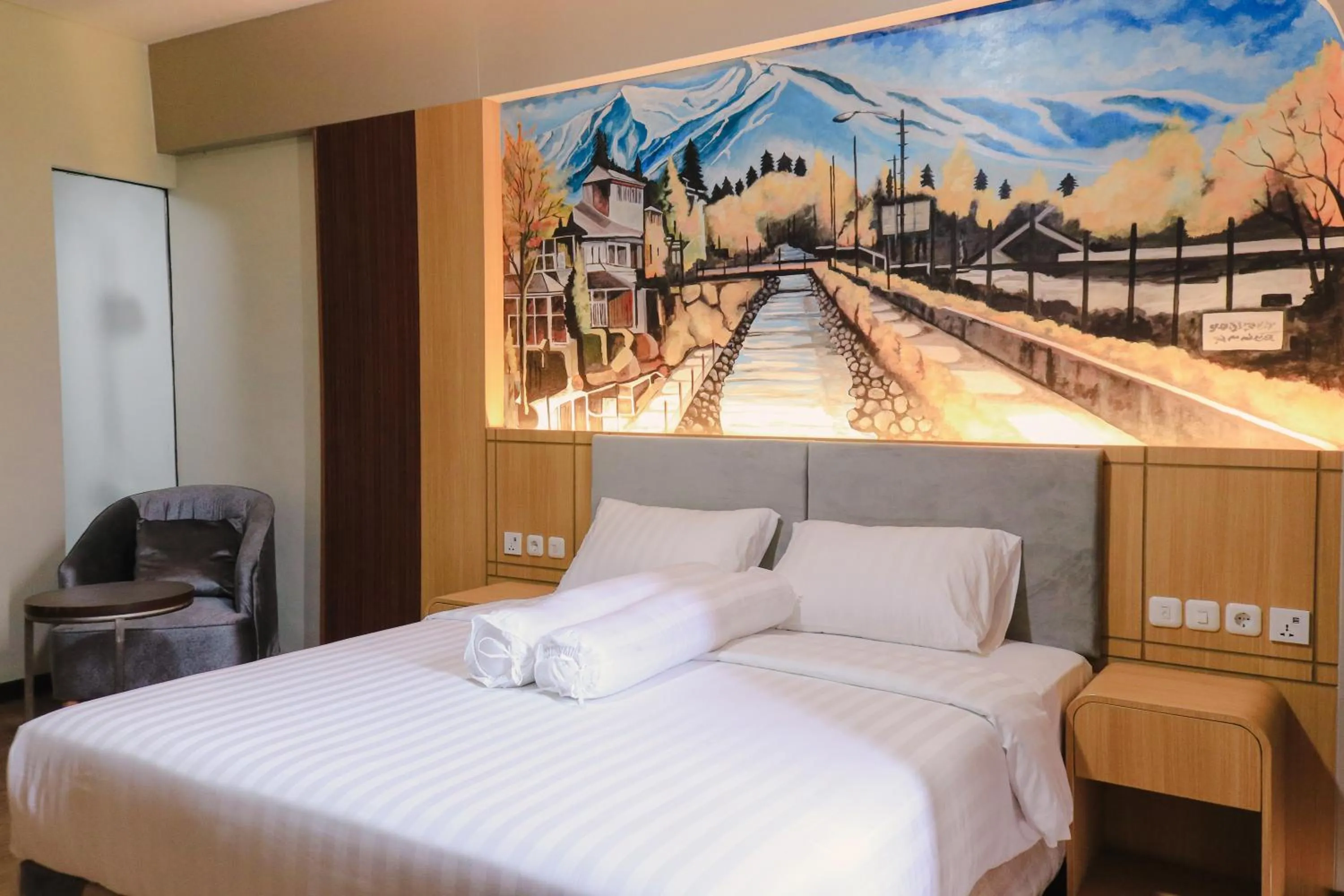 Bedroom, Bed in Azana BeSt Hotel Batu