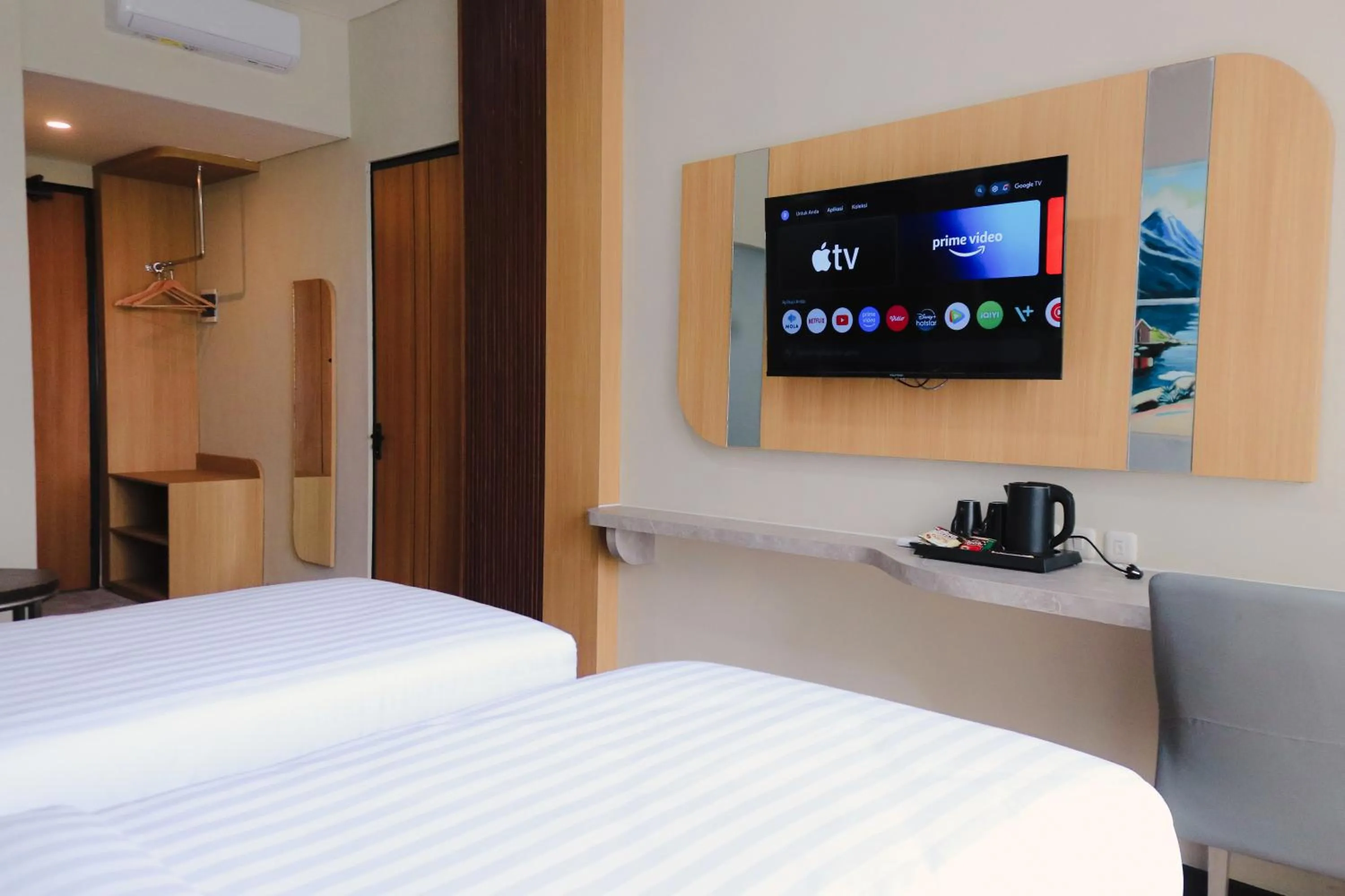 Bedroom, Bed in Azana BeSt Hotel Batu