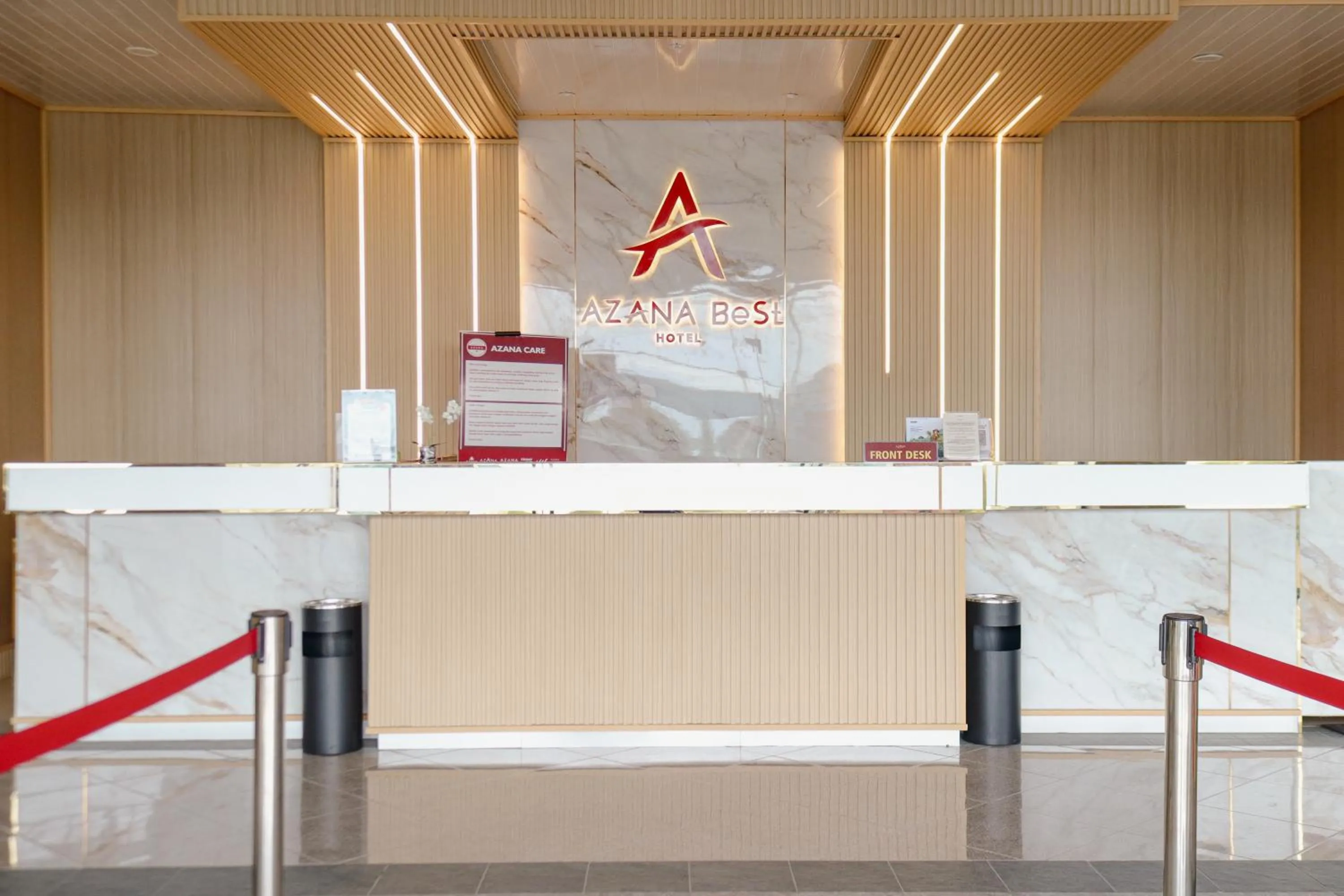 Lobby or reception in Azana BeSt Hotel Batu