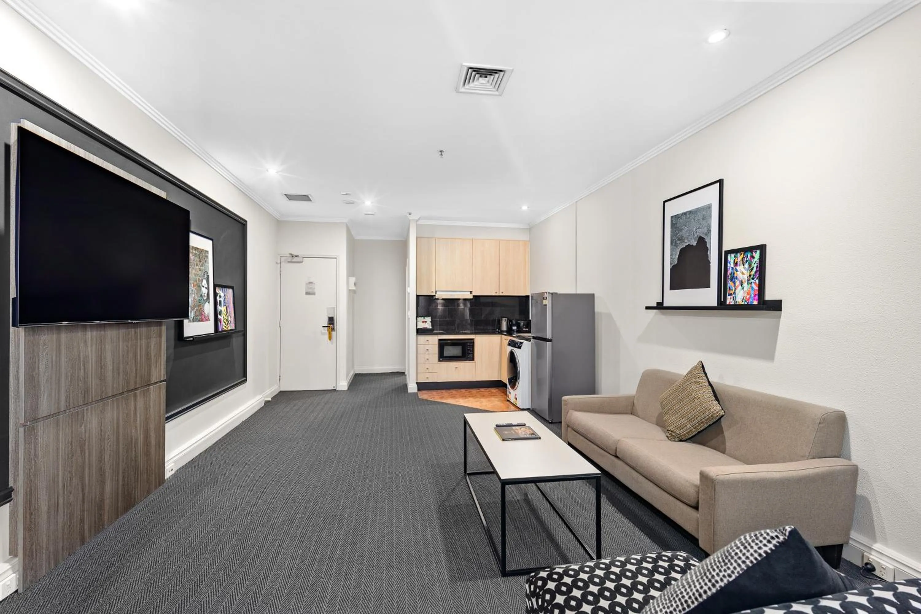 TV and multimedia in Melbourne City Suites