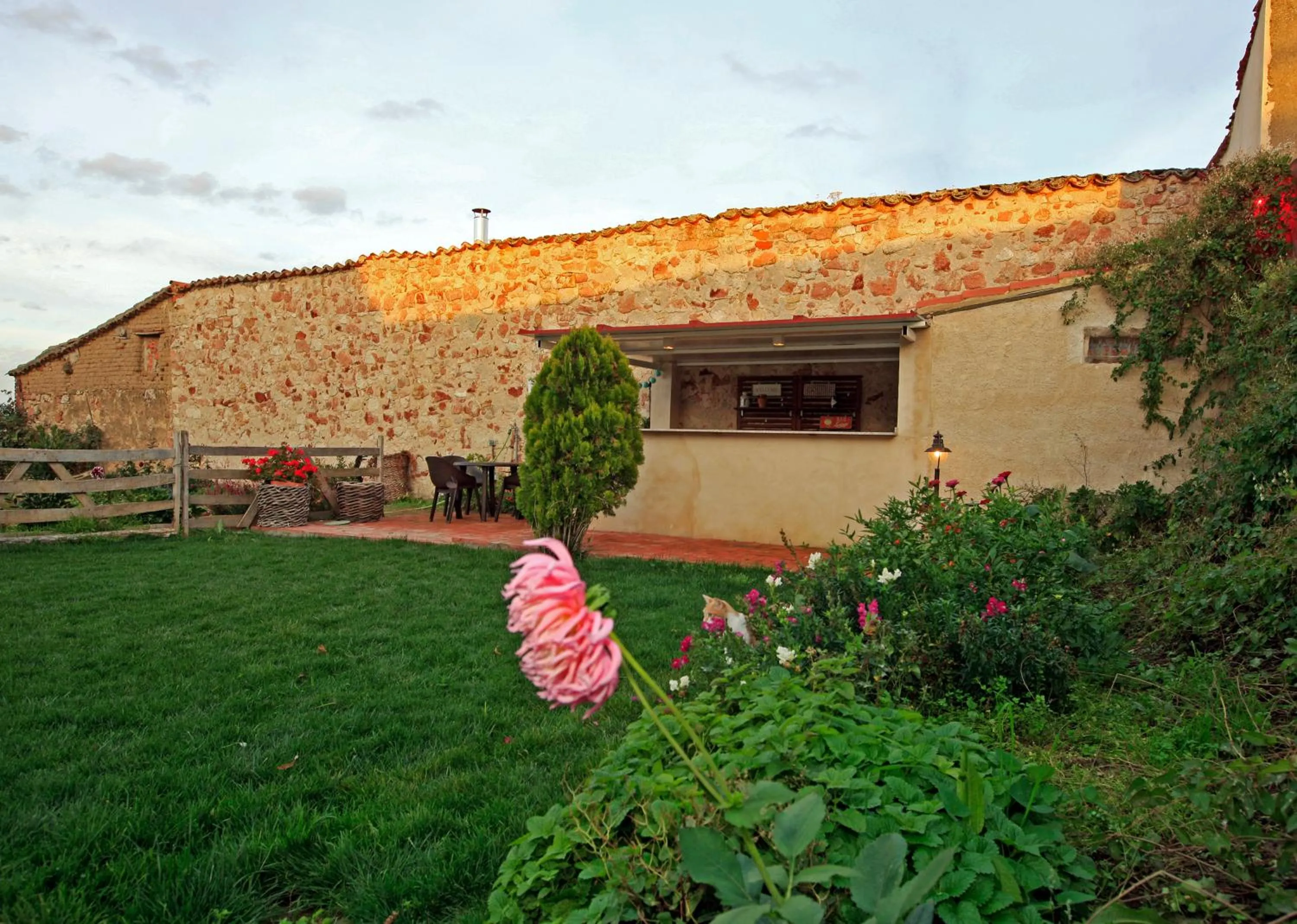 Garden in Posada Real del Buen Camino, alojamiento rural