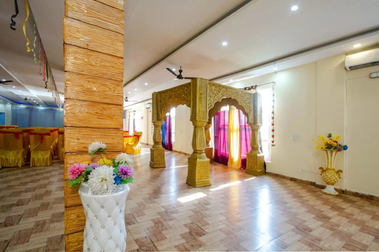 Banquet/Function facilities in Hotel Roop