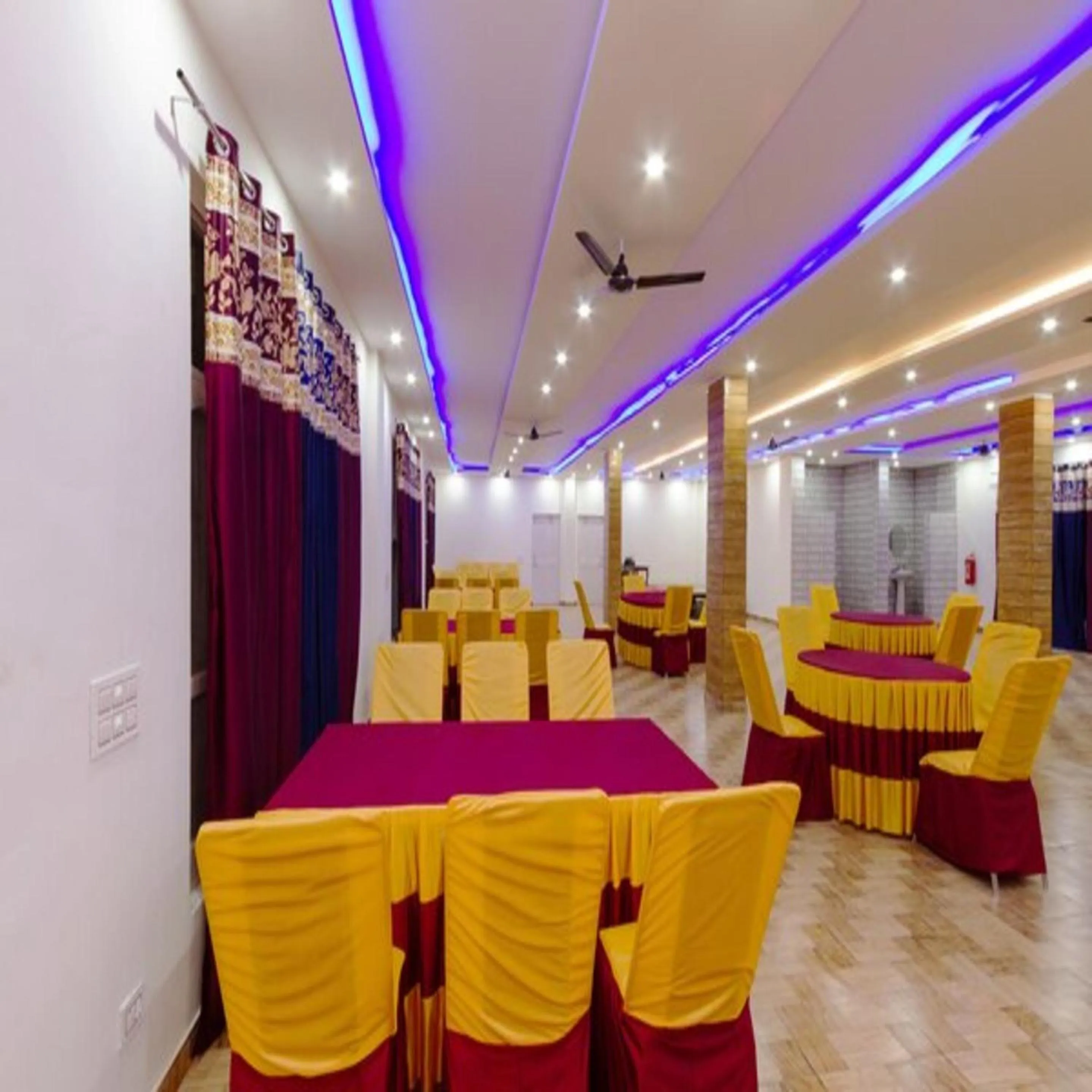 Banquet/Function facilities in Hotel Roop
