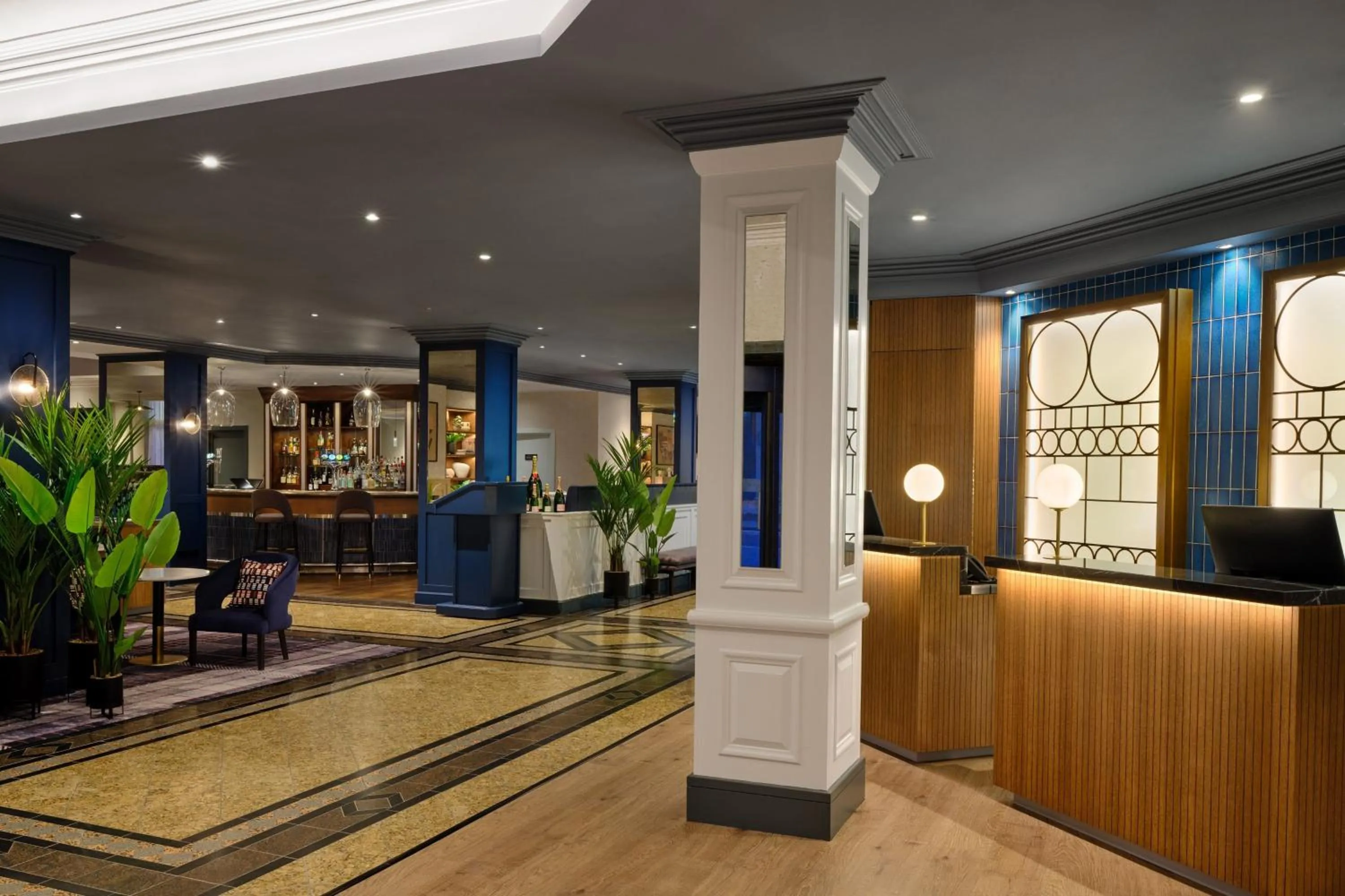 Lobby or reception in Edinburgh Marriott Hotel Holyrood