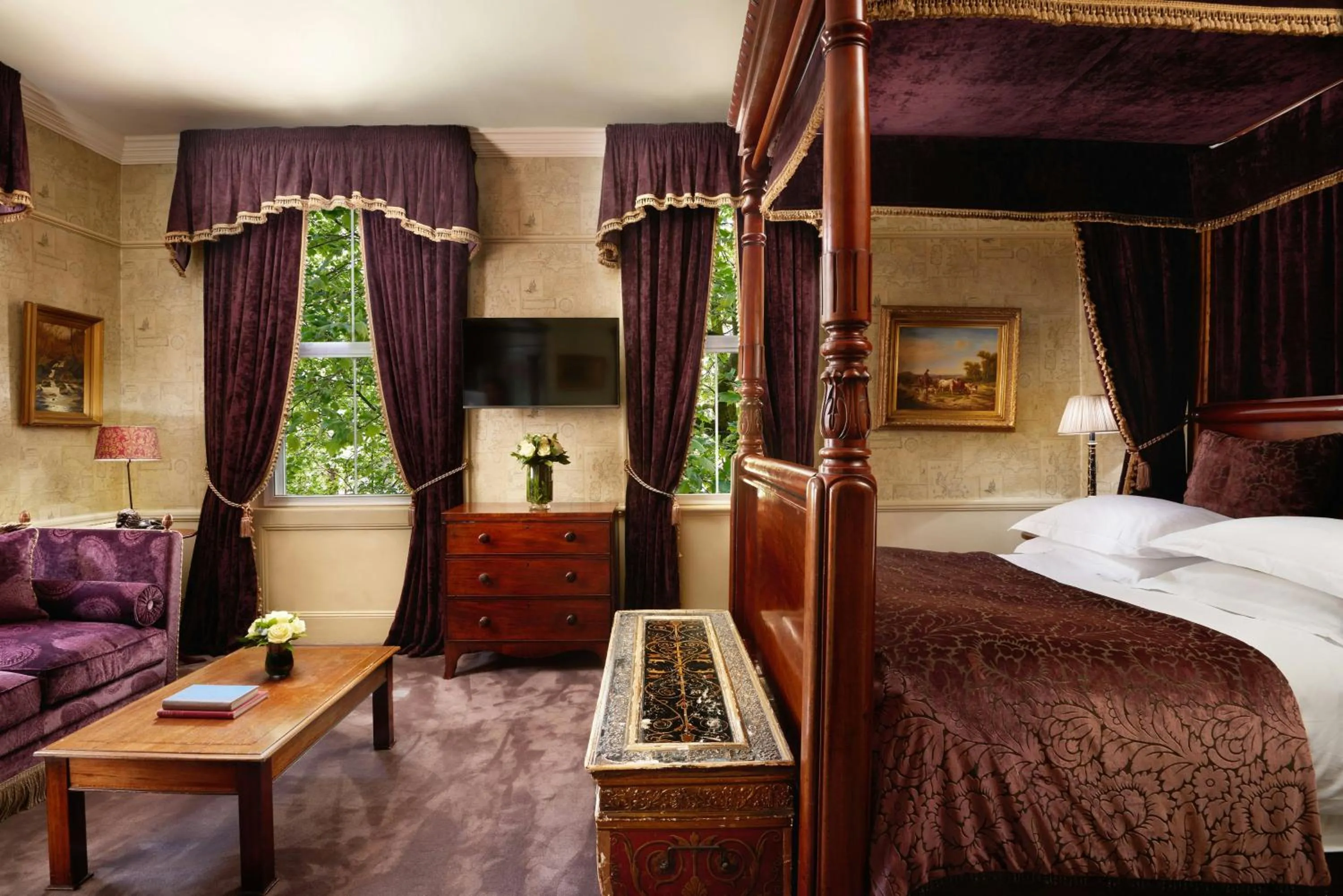 Photo of the whole room, Bed in The Gore London - Starhotels Collezione