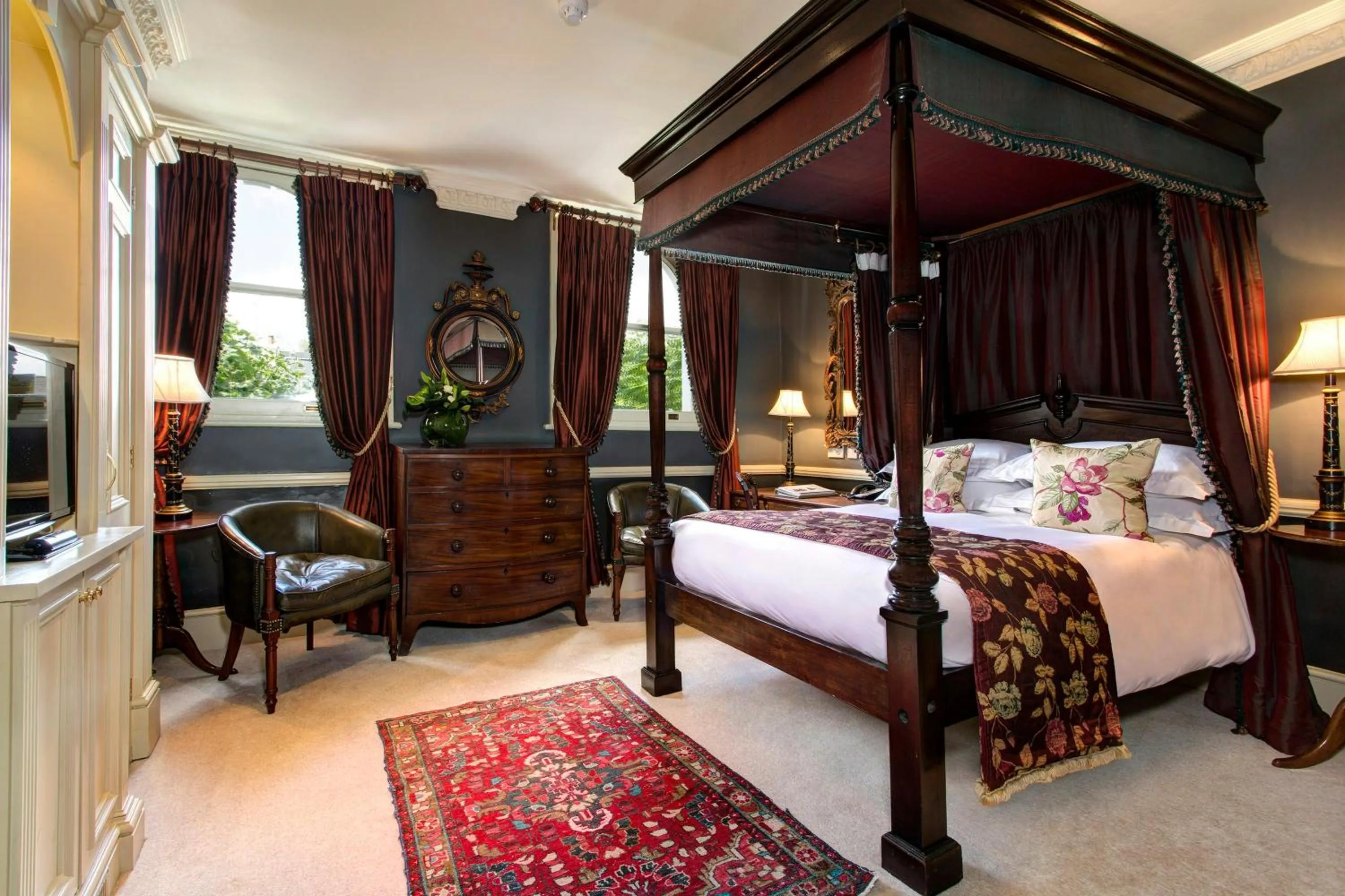 Photo of the whole room, Bed in The Gore London - Starhotels Collezione