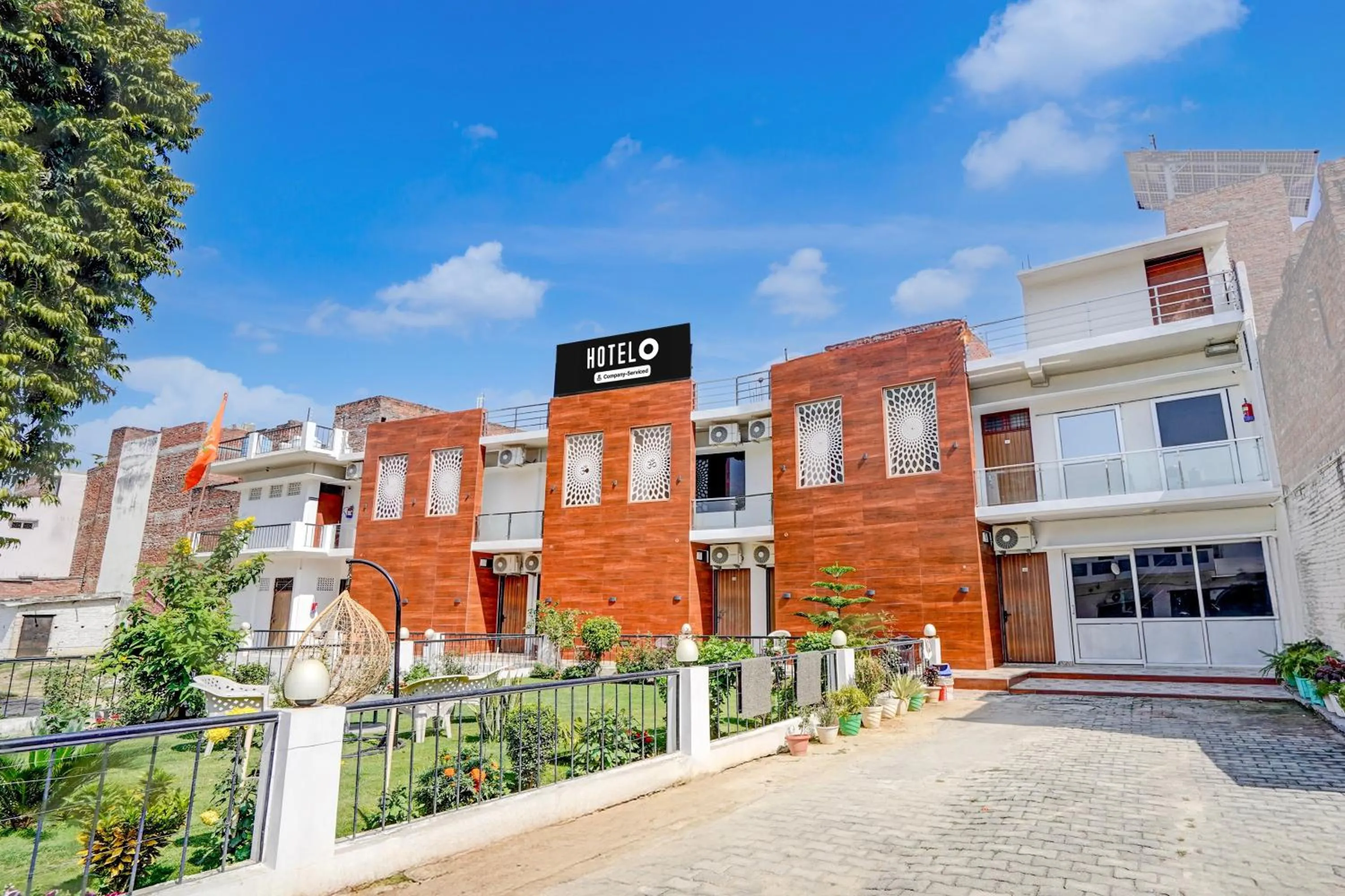 Facade/entrance in Hotel O Ramaland Homestay