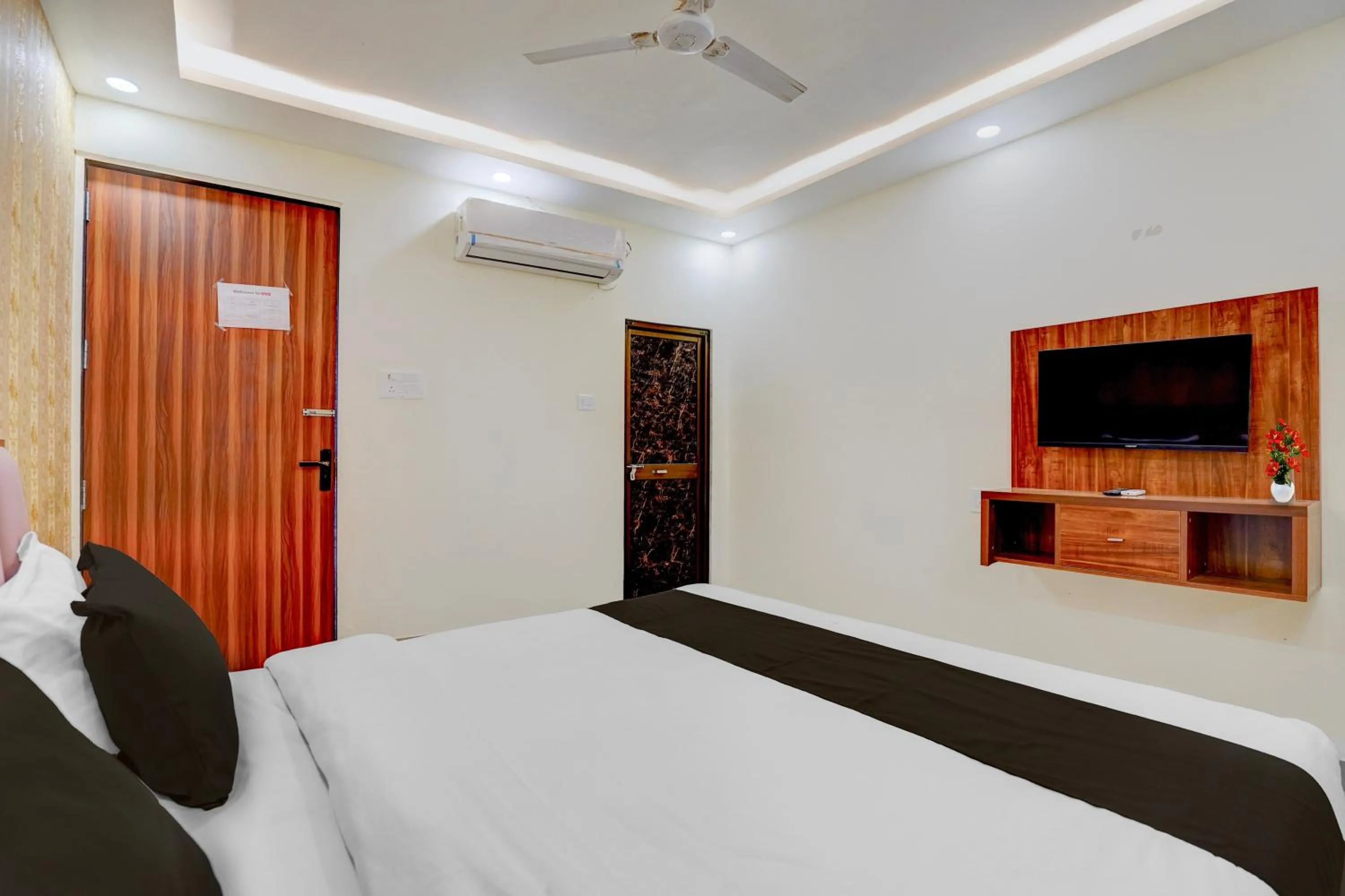 Bedroom, Bed in Hotel O Ramaland Homestay