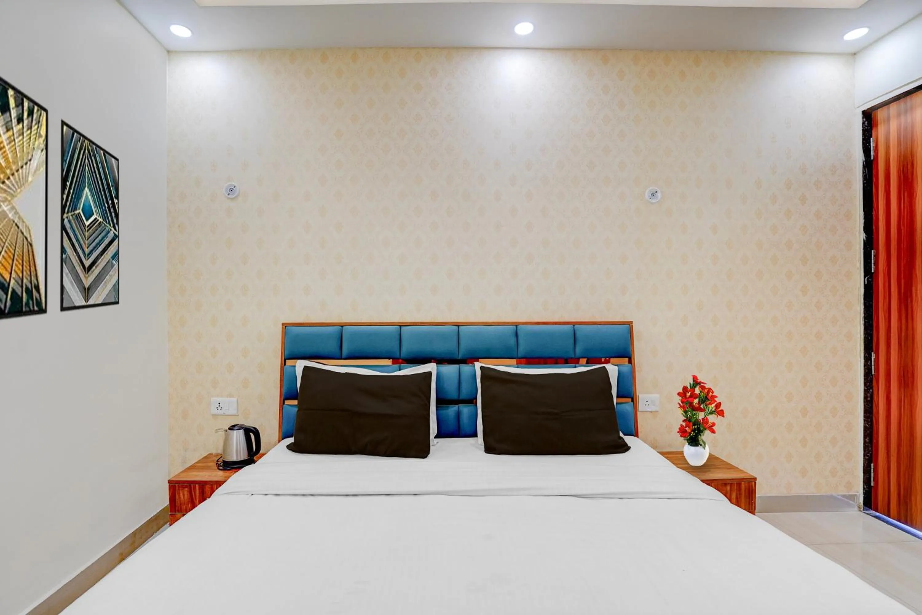 Bedroom, Bed in Hotel O Ramaland Homestay
